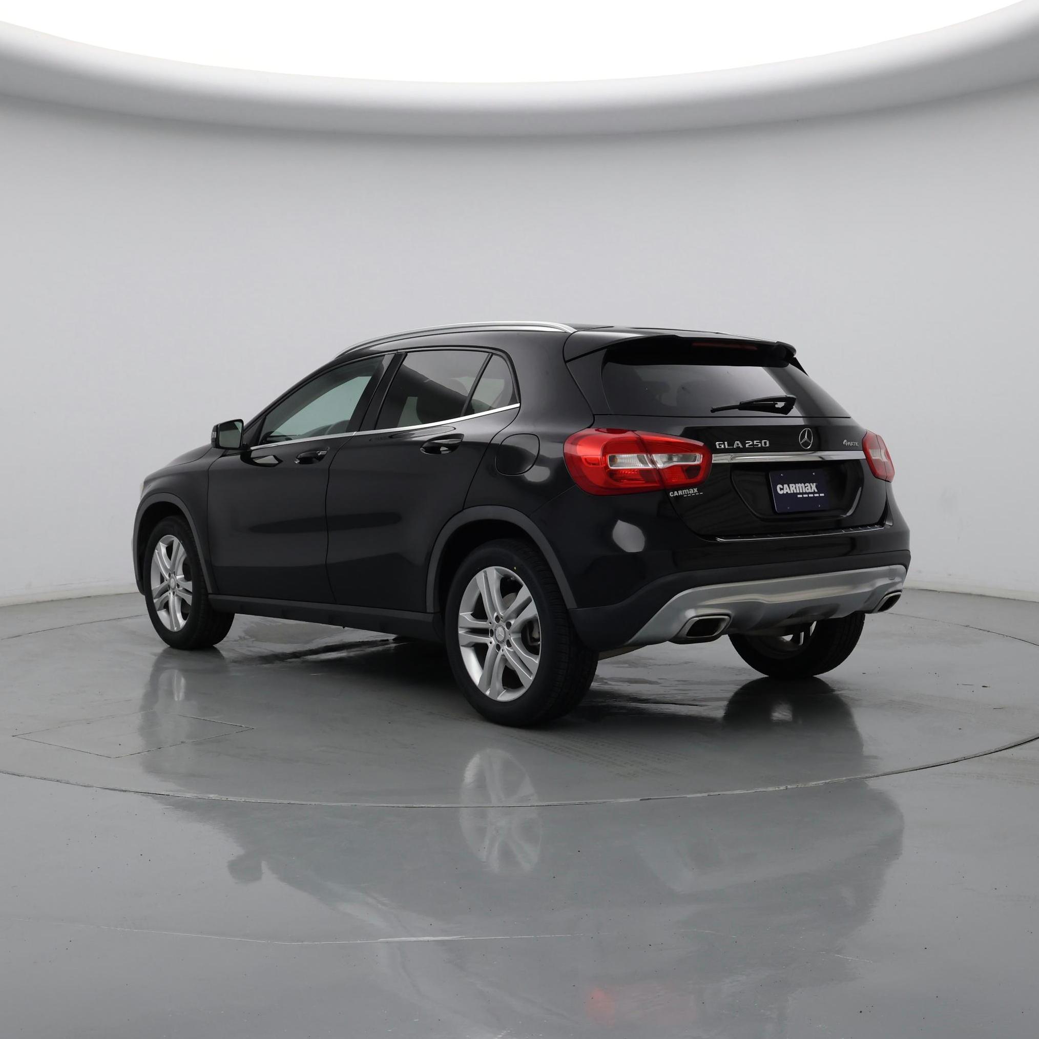 Thumbnail: 2015 Mercedes-Benz GLA - 2