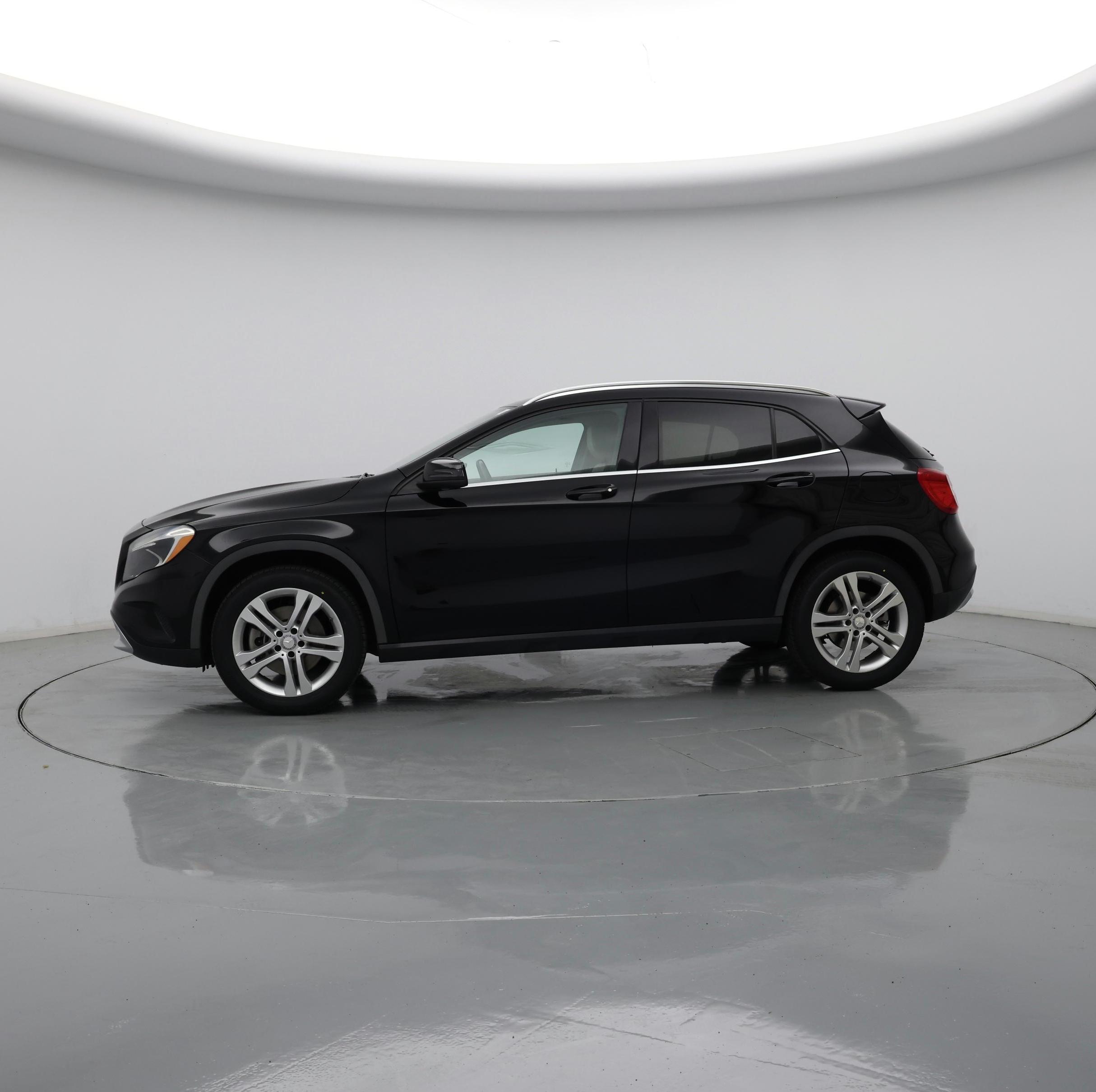 Thumbnail: 2015 Mercedes-Benz GLA - 3