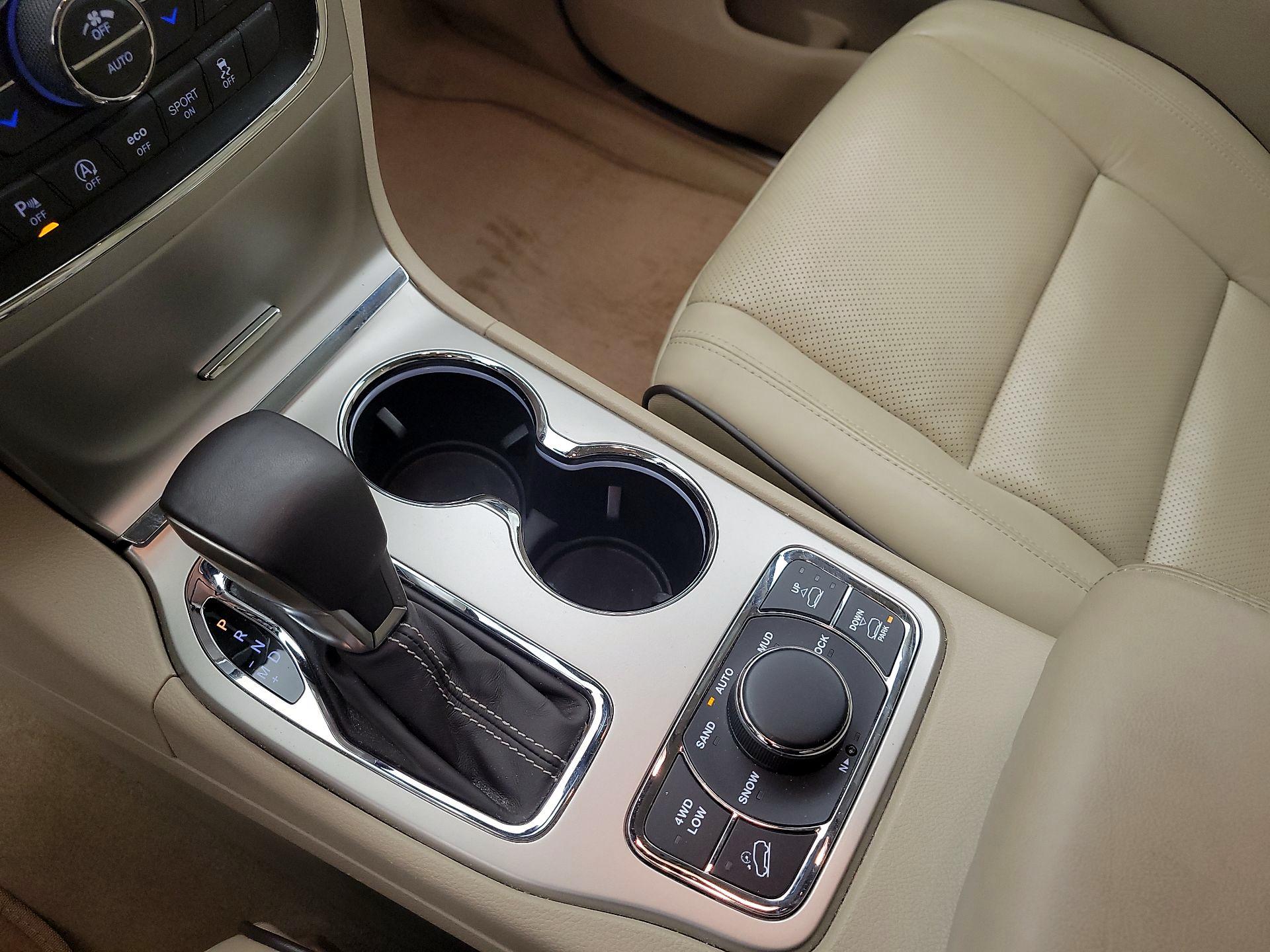 Thumbnail: 2017 Jeep Grand Cherokee - 18