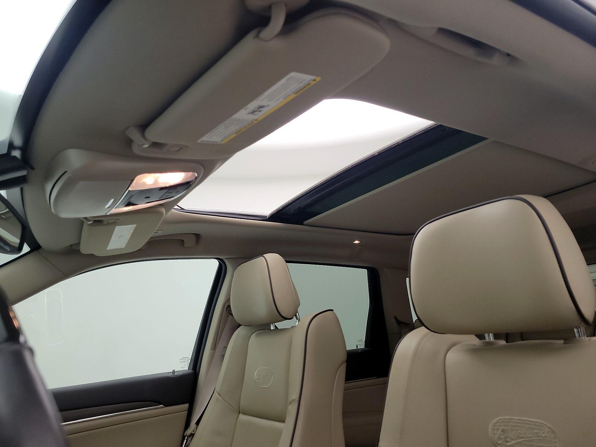 Thumbnail: 2017 Jeep Grand Cherokee - 20