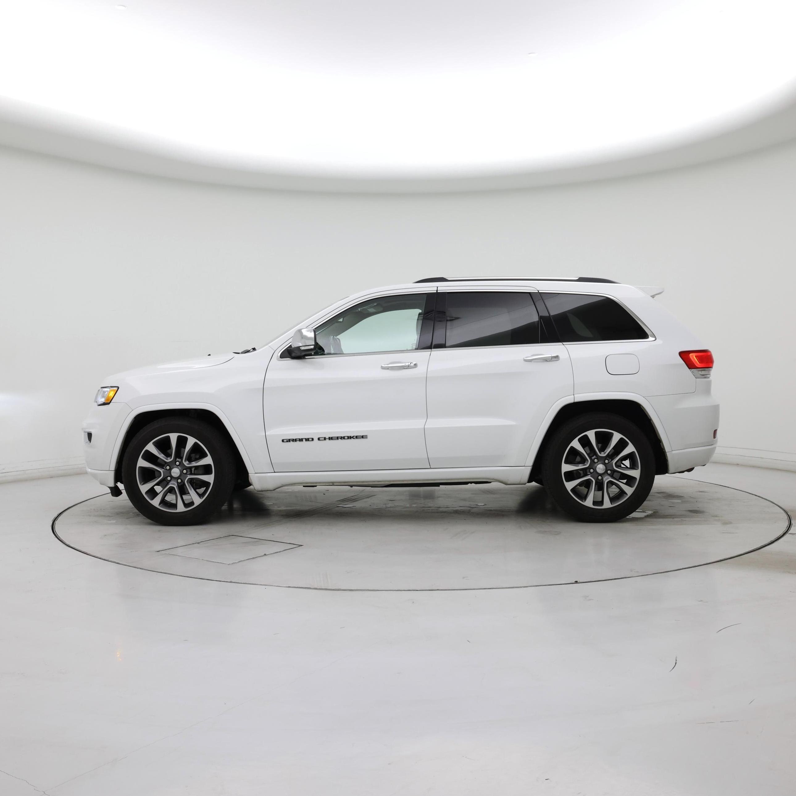 Thumbnail: 2017 Jeep Grand Cherokee - 3