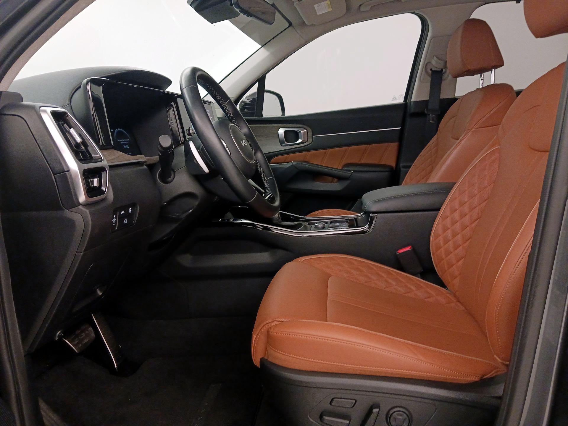 Thumbnail: 2023 Kia Sorento - 11