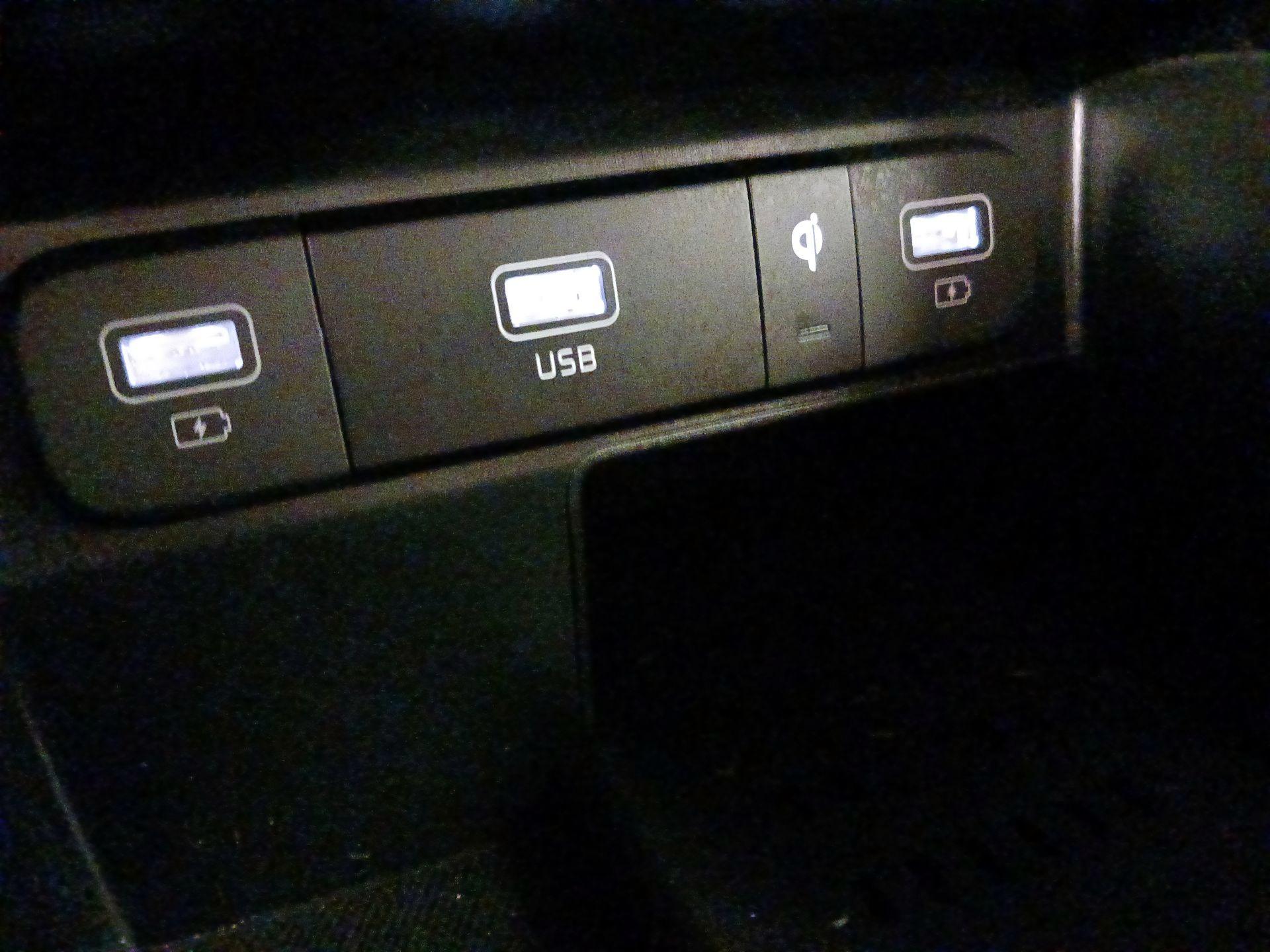 Thumbnail: 2023 Kia Sorento - 19