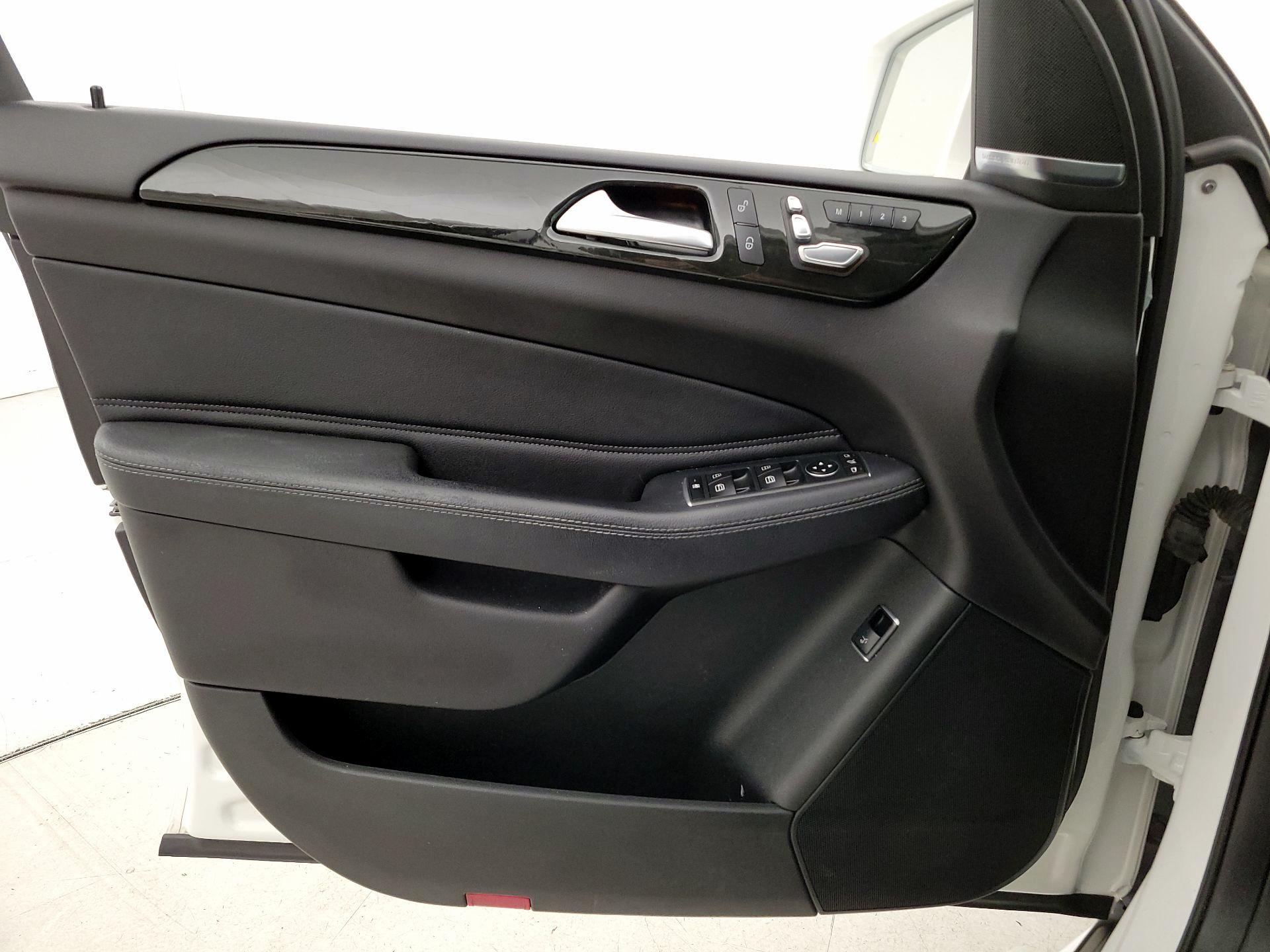 Thumbnail: 2016 Mercedes-Benz GLE - 12