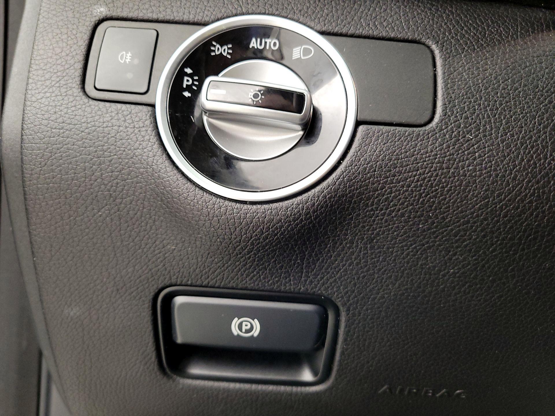 Thumbnail: 2016 Mercedes-Benz GLE - 13