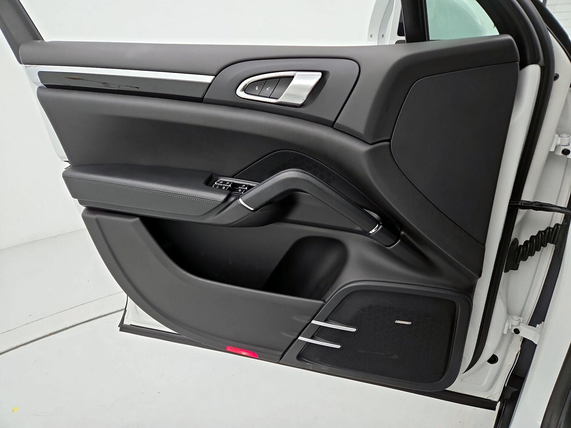 Thumbnail: 2018 Porsche Cayenne - 12