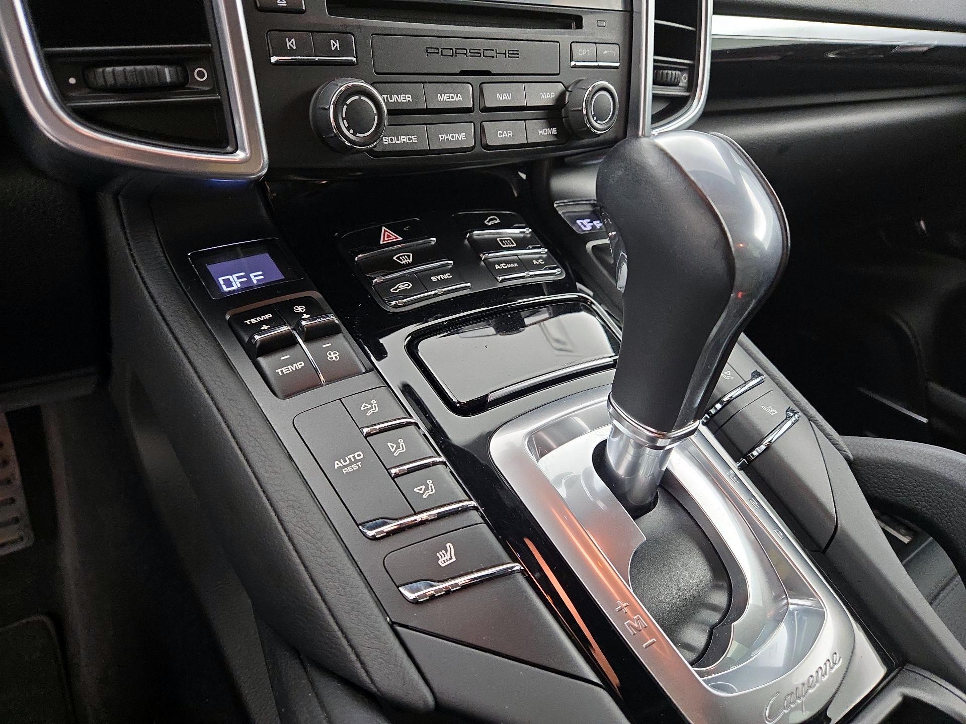 Thumbnail: 2018 Porsche Cayenne - 17