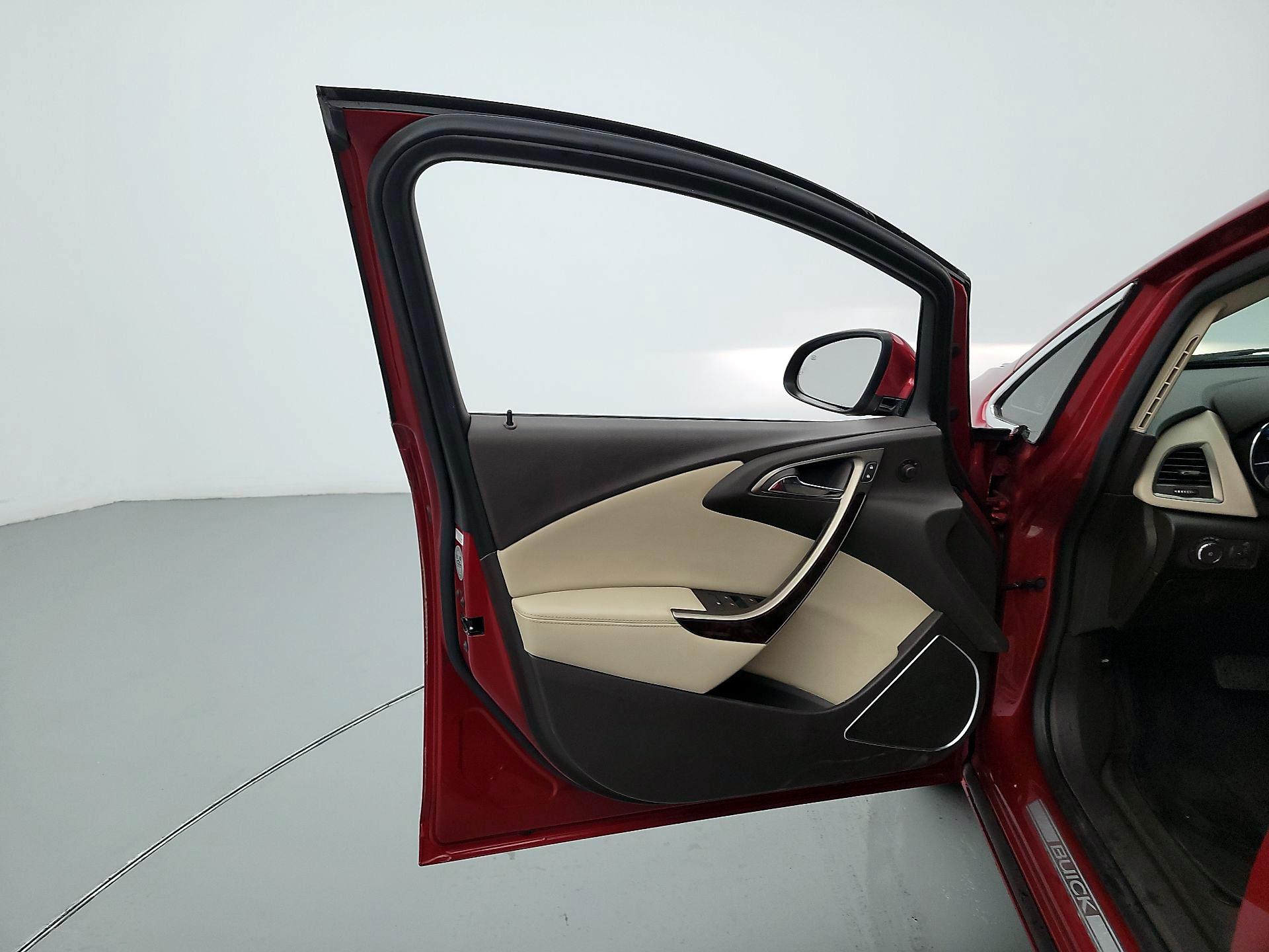 Thumbnail: 2016 Buick Verano - 12