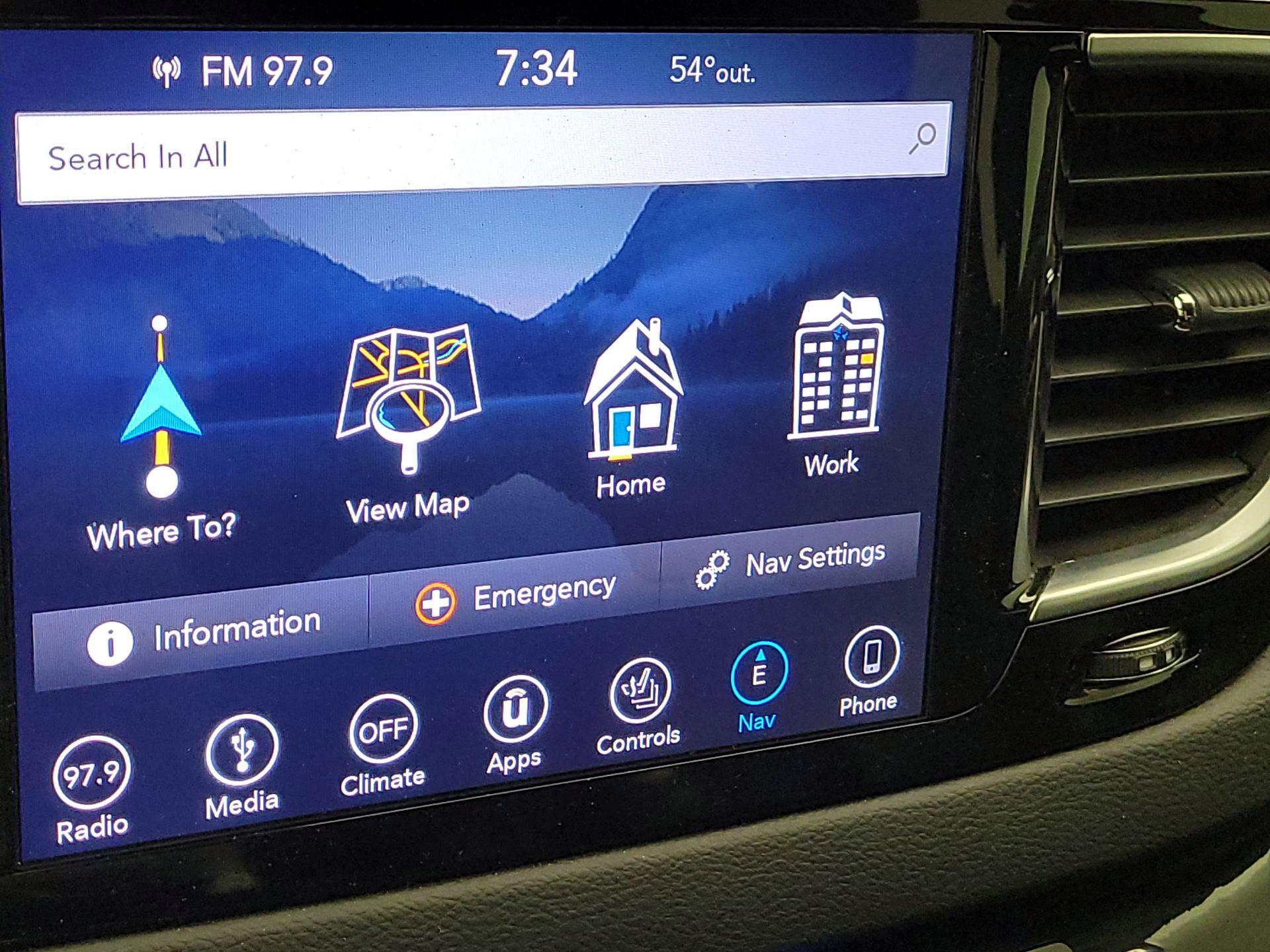 Thumbnail: 2018 Chrysler Pacifica - 14