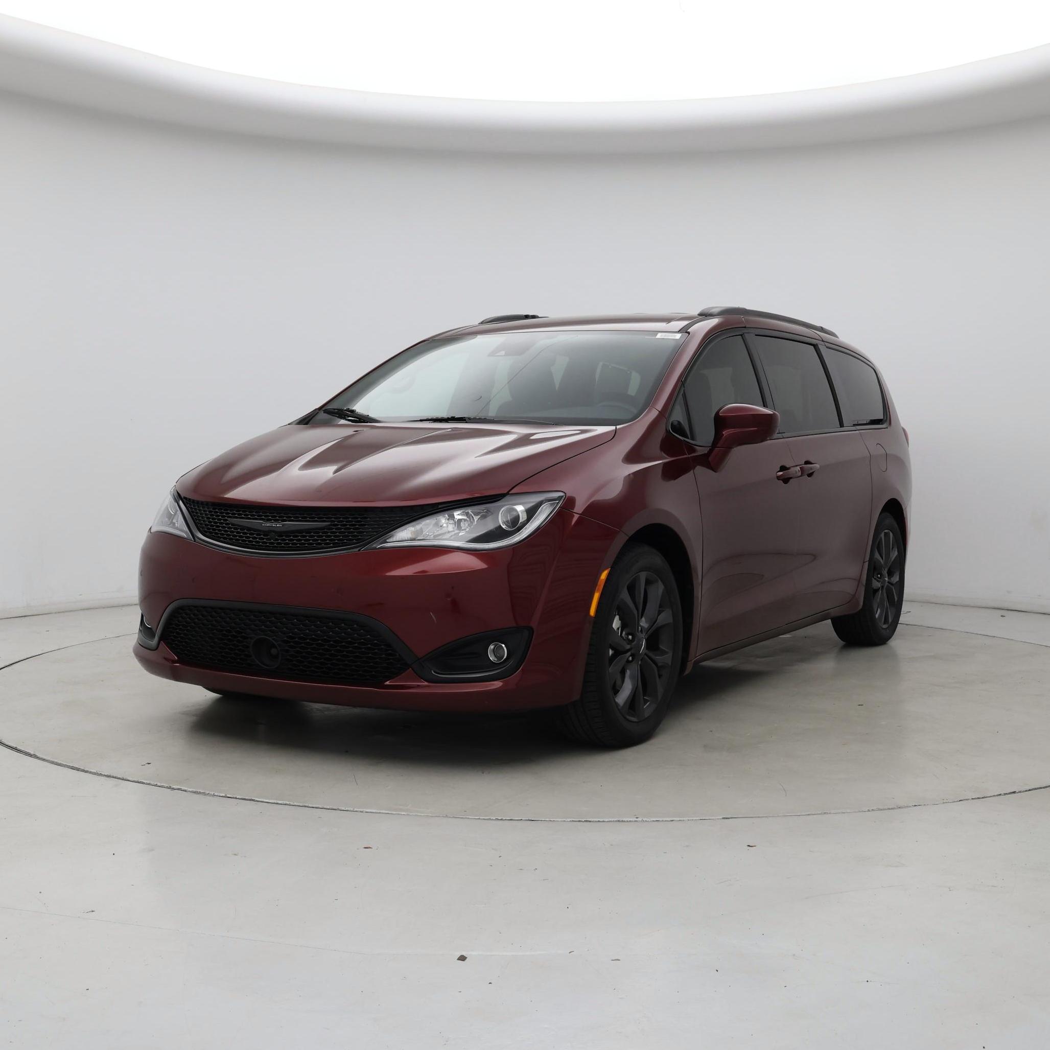 Thumbnail: 2018 Chrysler Pacifica - 4