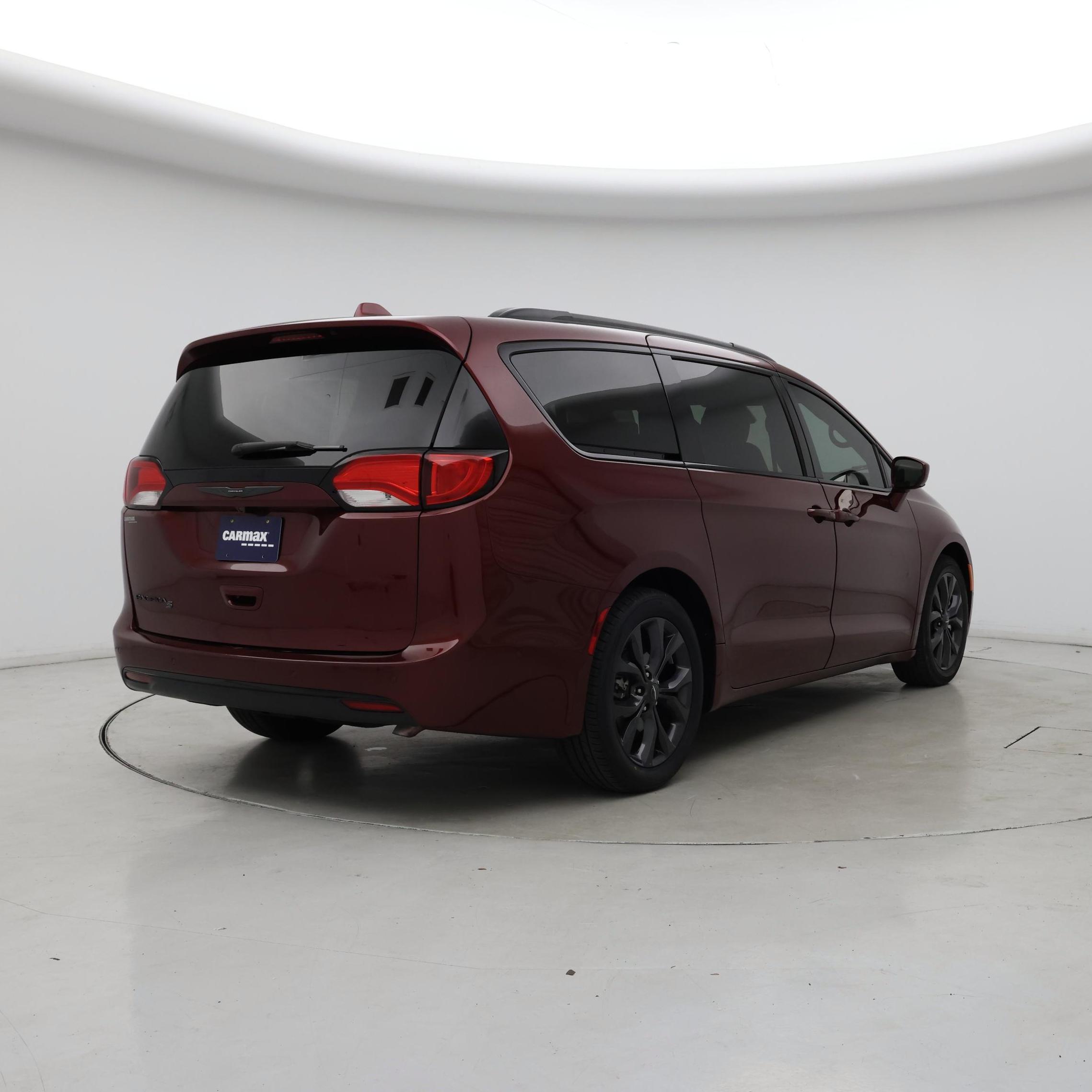 Thumbnail: 2018 Chrysler Pacifica - 8