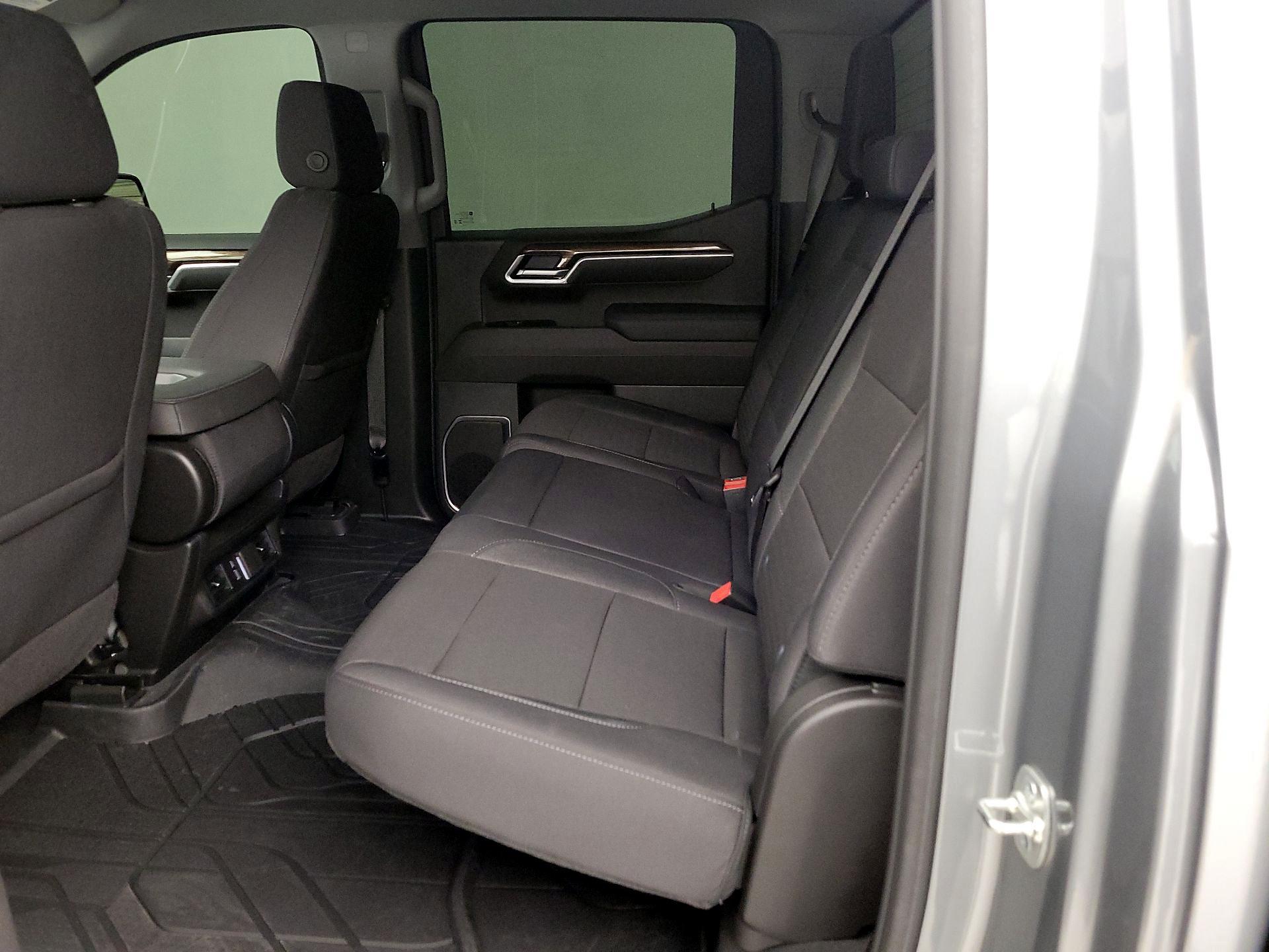 Thumbnail: 2025 Chevrolet Silverado 1500 - 19