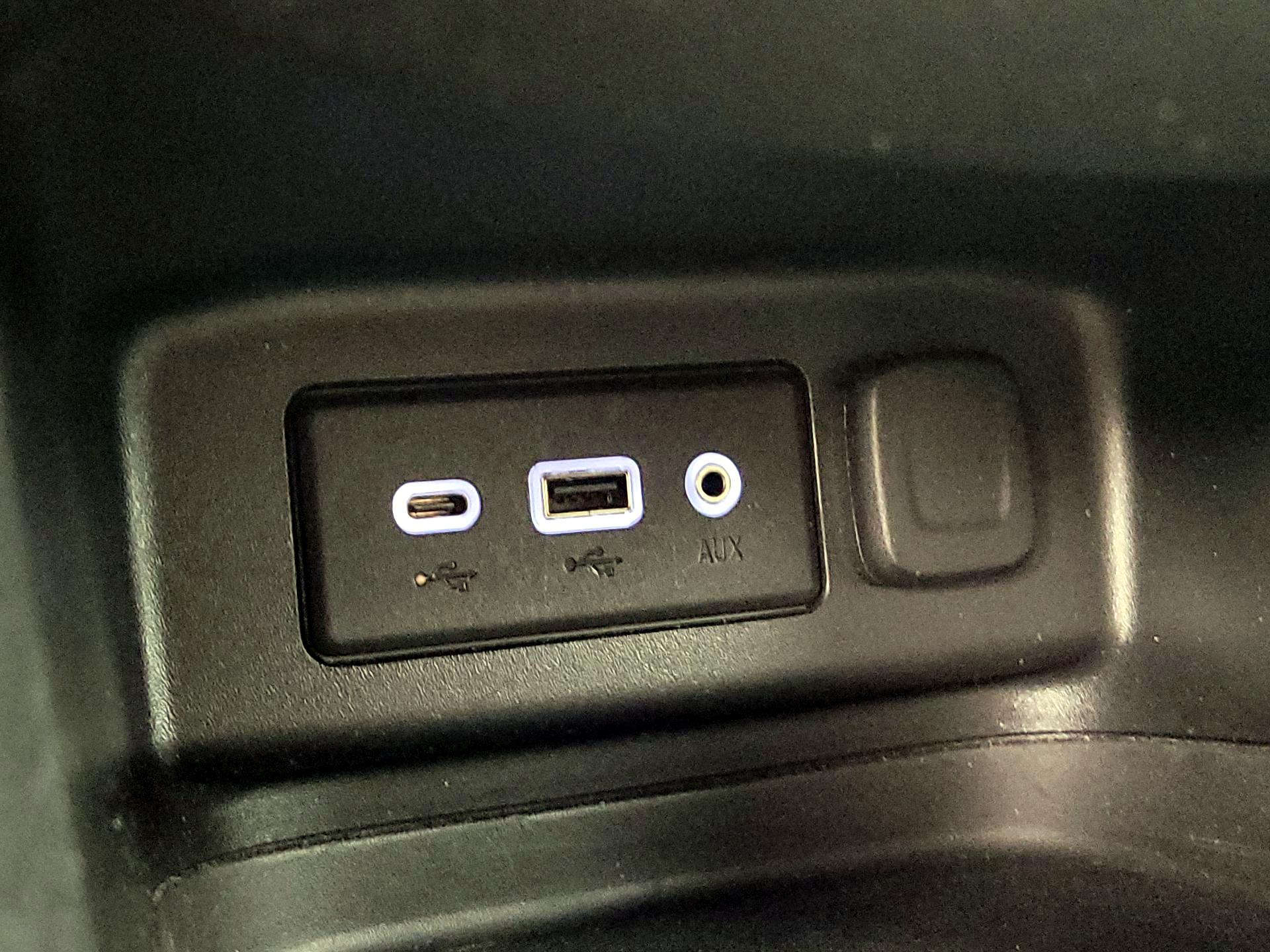 Thumbnail: 2019 Chevrolet Equinox - 18