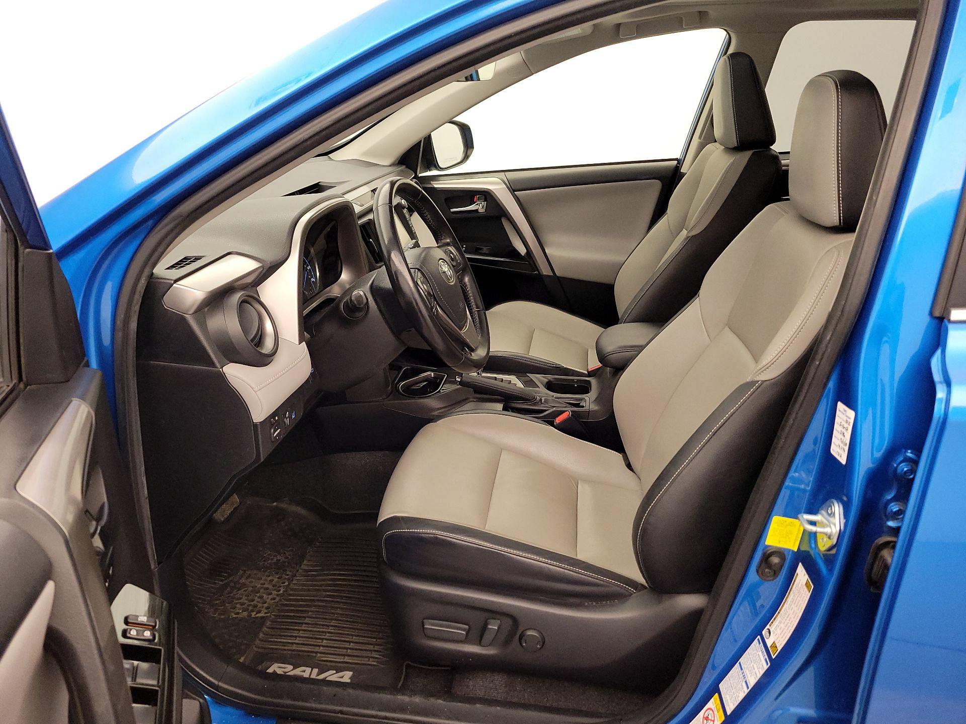 Thumbnail: 2016 Toyota RAV4 - 11