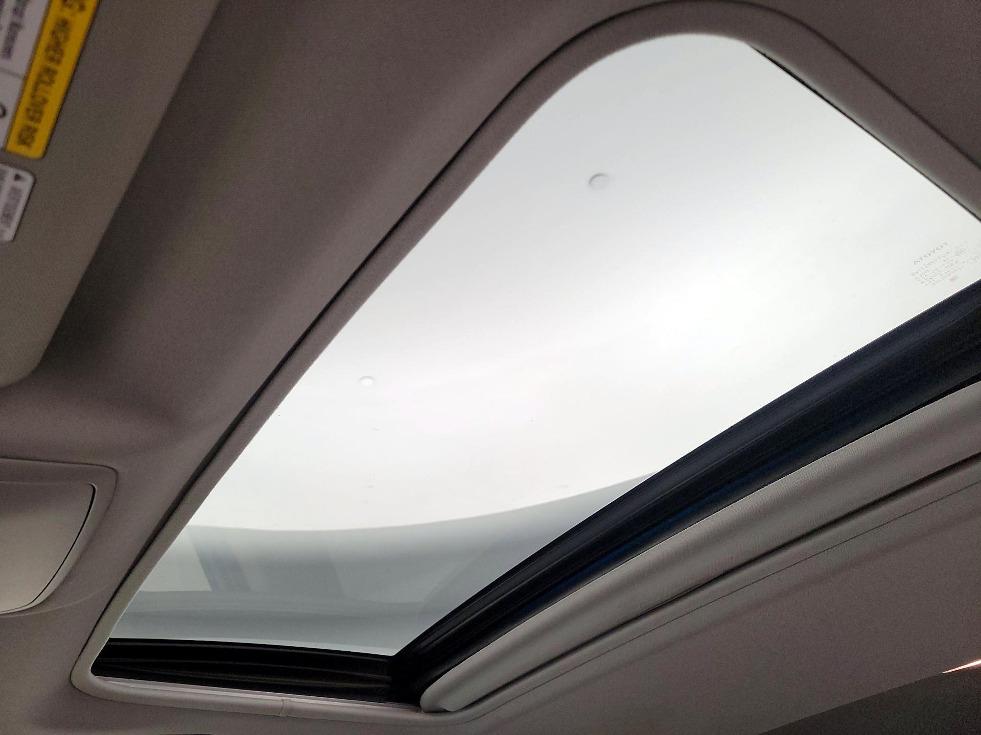 Thumbnail: 2016 Toyota RAV4 - 20