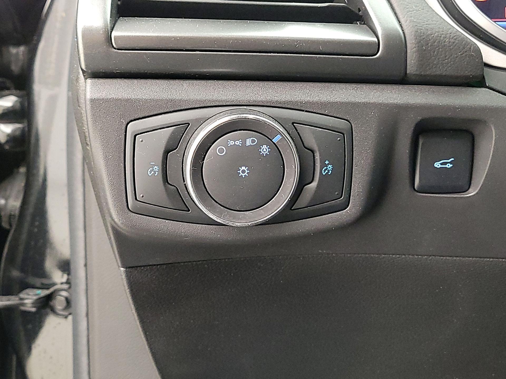 Thumbnail: 2014 Ford Fusion - 13