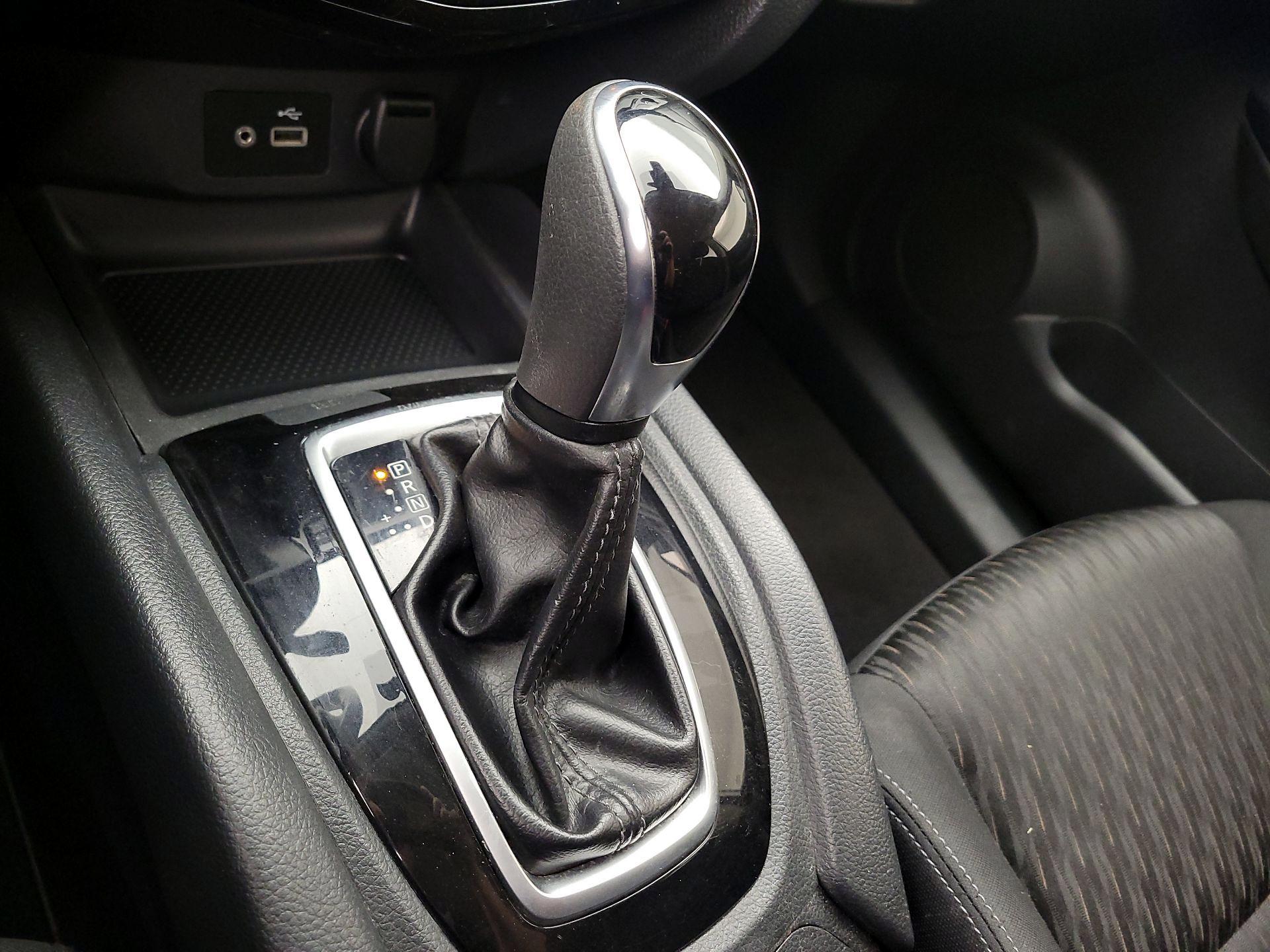 Thumbnail: 2020 Nissan Rogue - 17