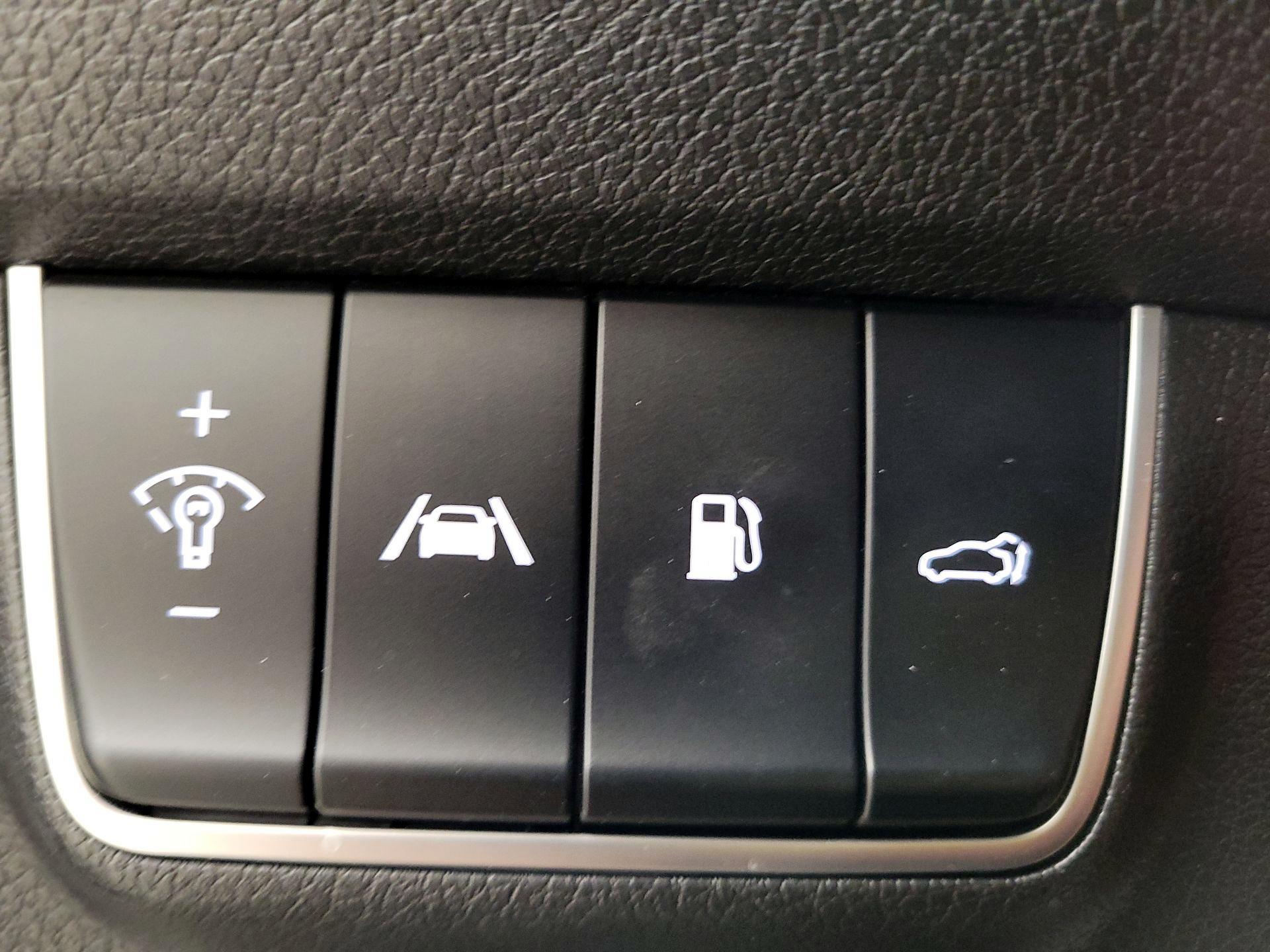 Thumbnail: 2022 Kia Stinger - 13