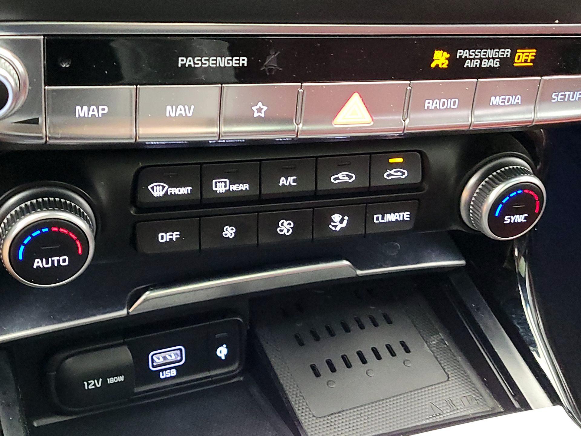 Thumbnail: 2022 Kia Stinger - 17