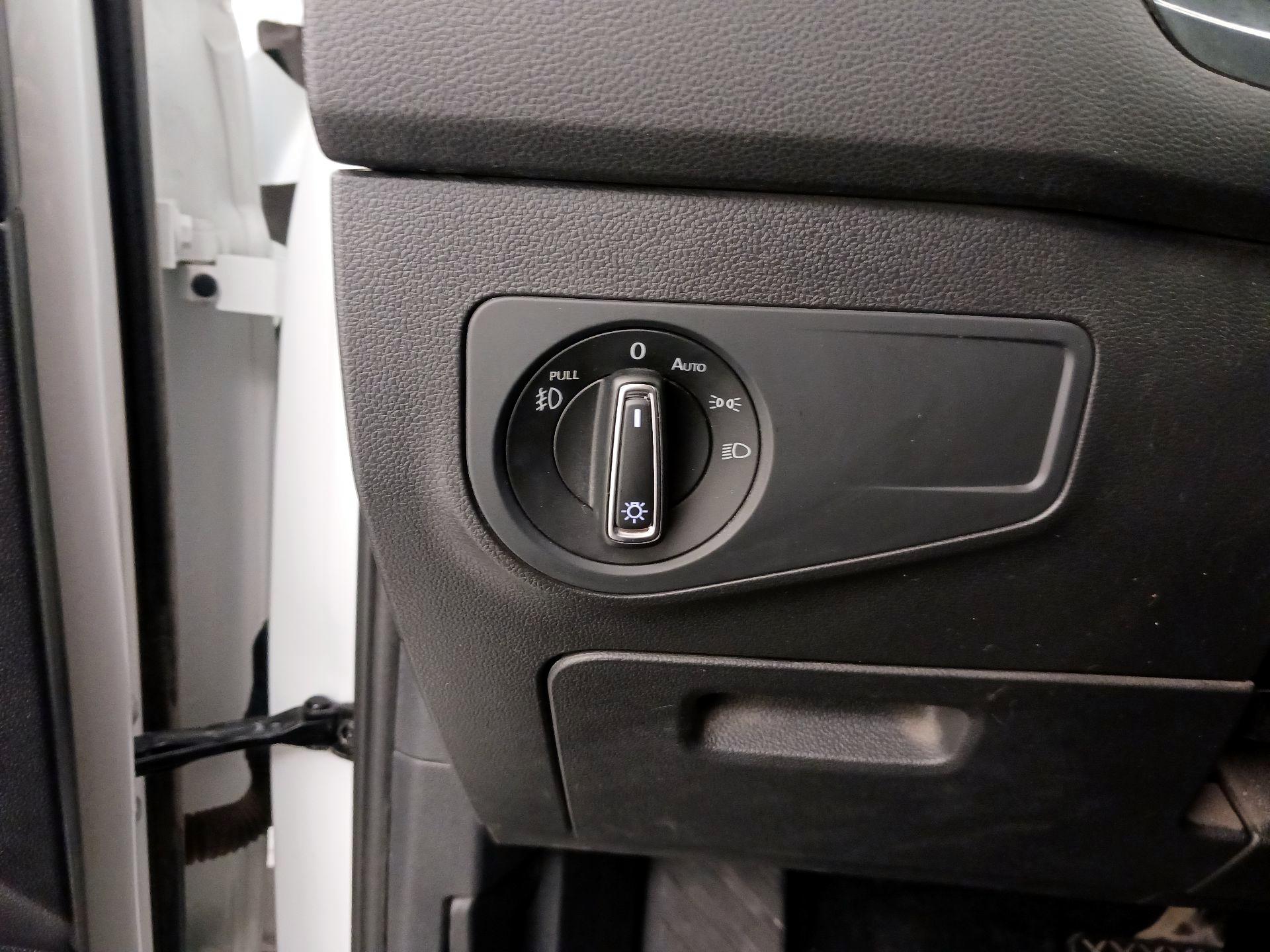 Thumbnail: 2019 Volkswagen Tiguan - 13