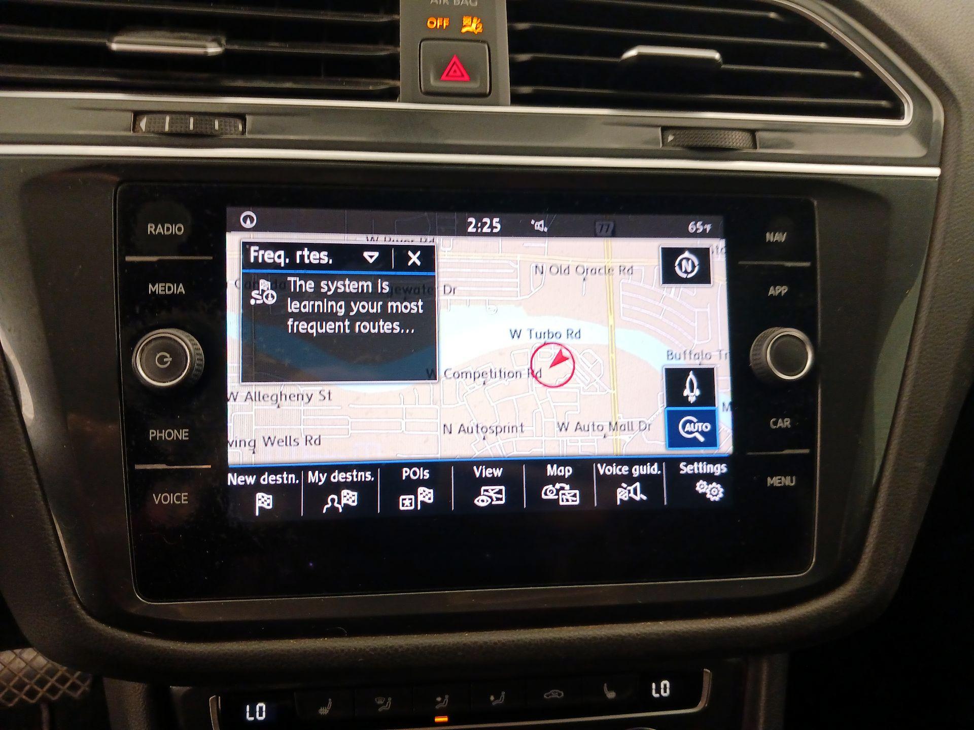 Thumbnail: 2019 Volkswagen Tiguan - 14