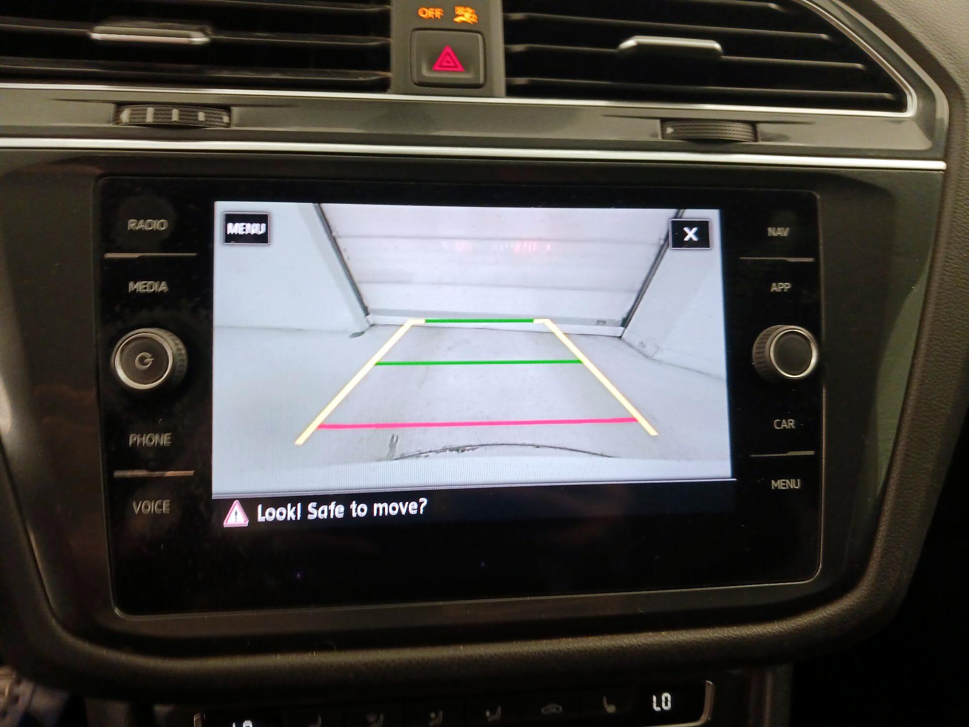 Thumbnail: 2019 Volkswagen Tiguan - 15