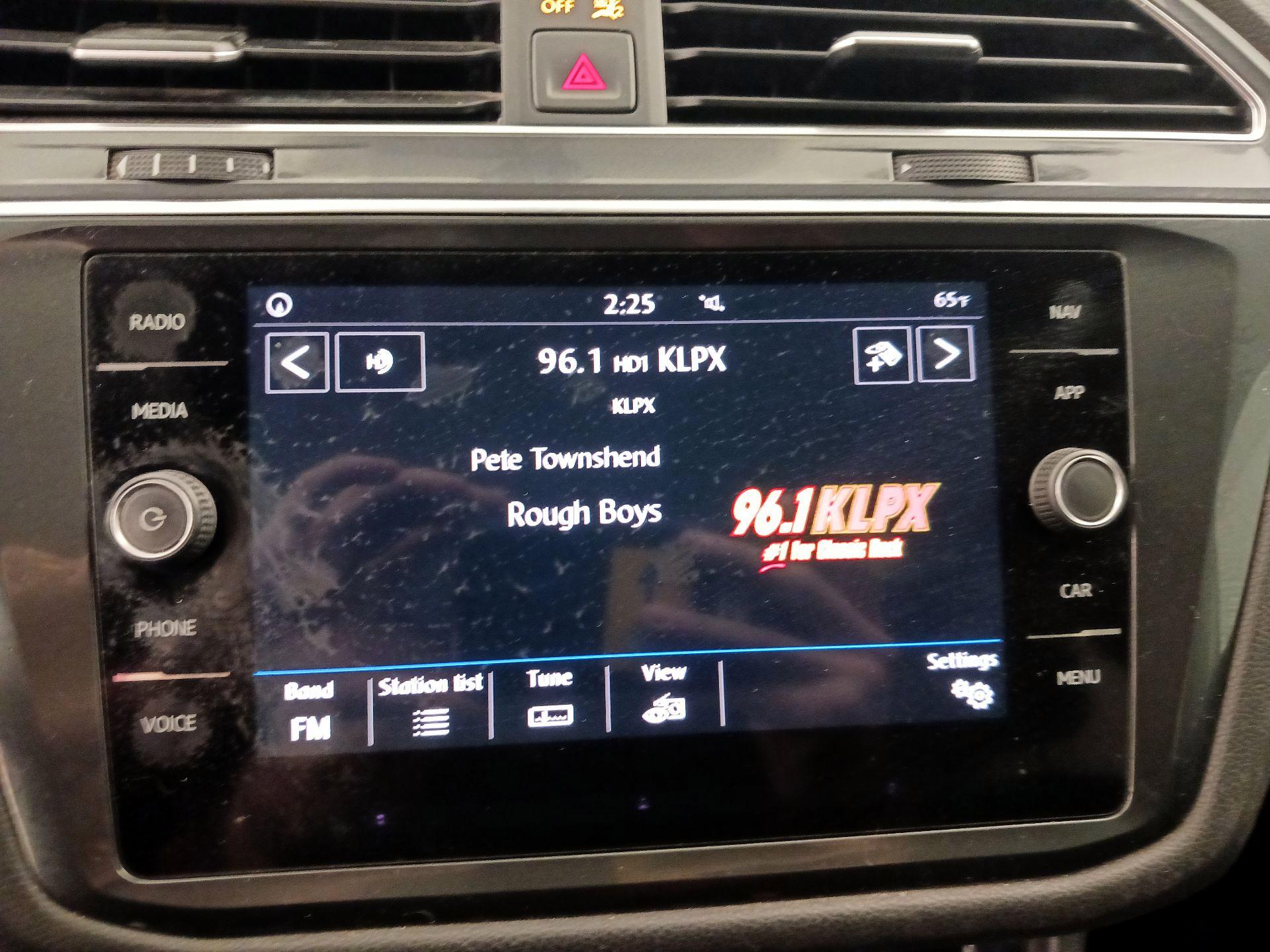 Thumbnail: 2019 Volkswagen Tiguan - 16