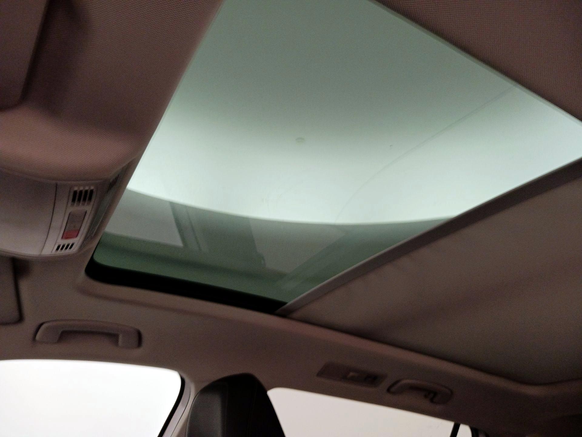 Thumbnail: 2019 Volkswagen Tiguan - 20