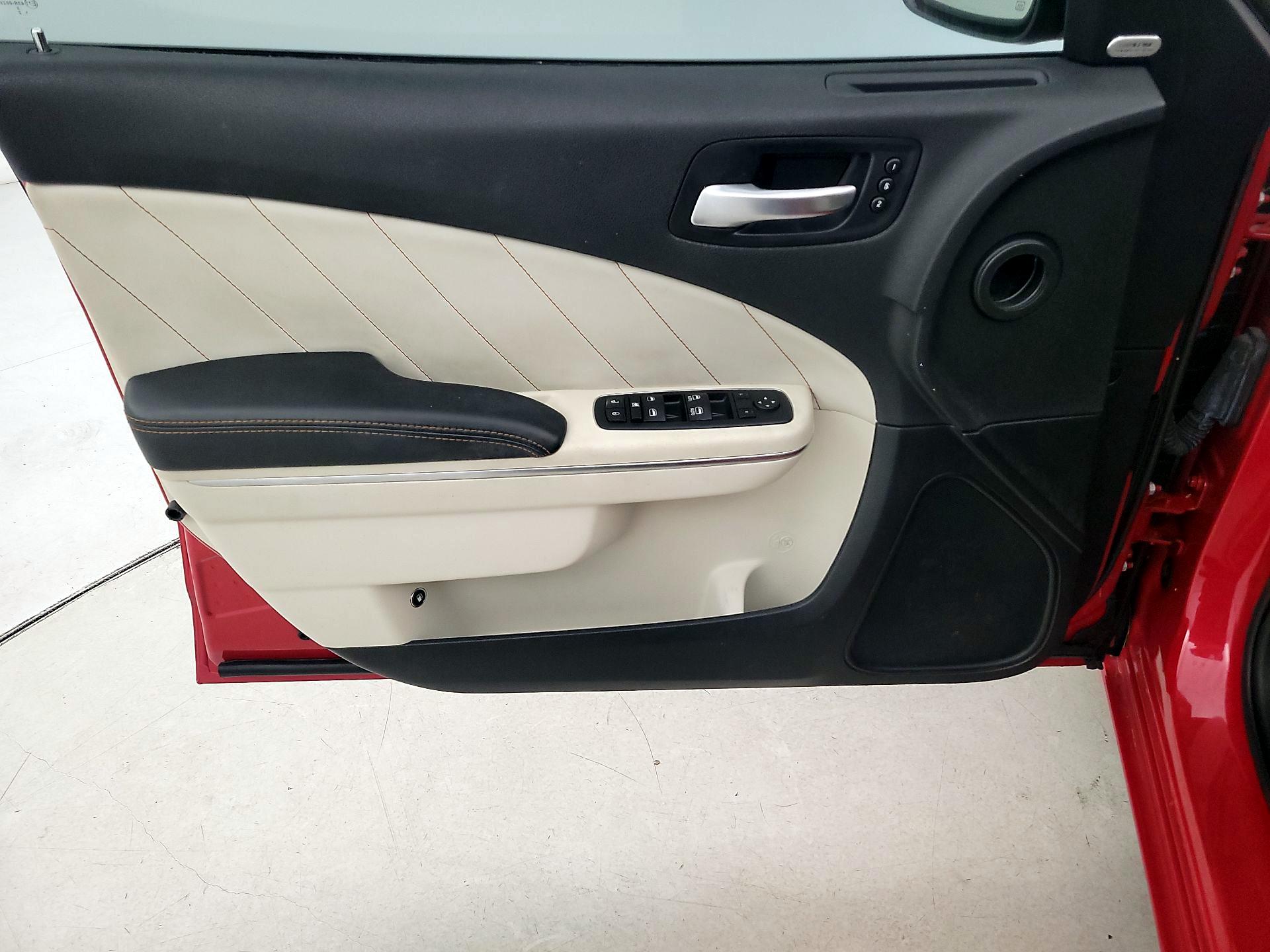 Thumbnail: 2016 Dodge Charger - 12