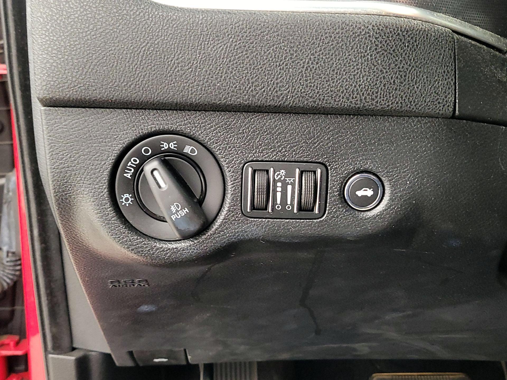 Thumbnail: 2016 Dodge Charger - 13