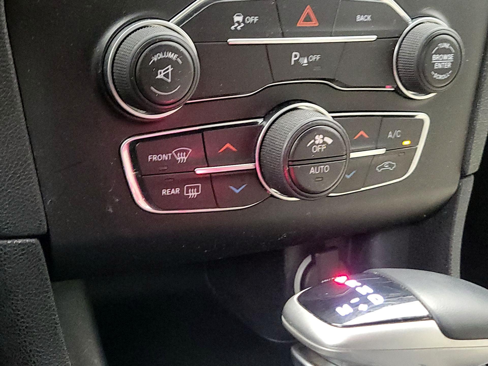 Thumbnail: 2016 Dodge Charger - 16