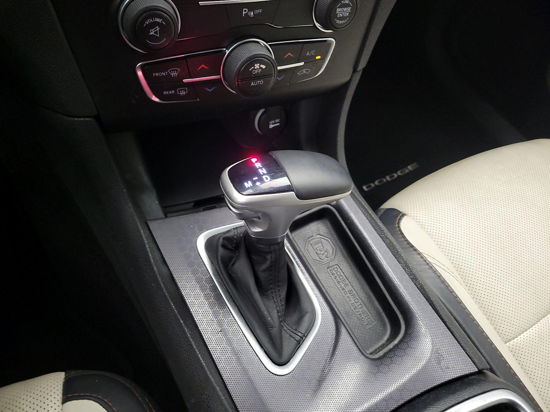 Thumbnail: 2016 Dodge Charger - 17