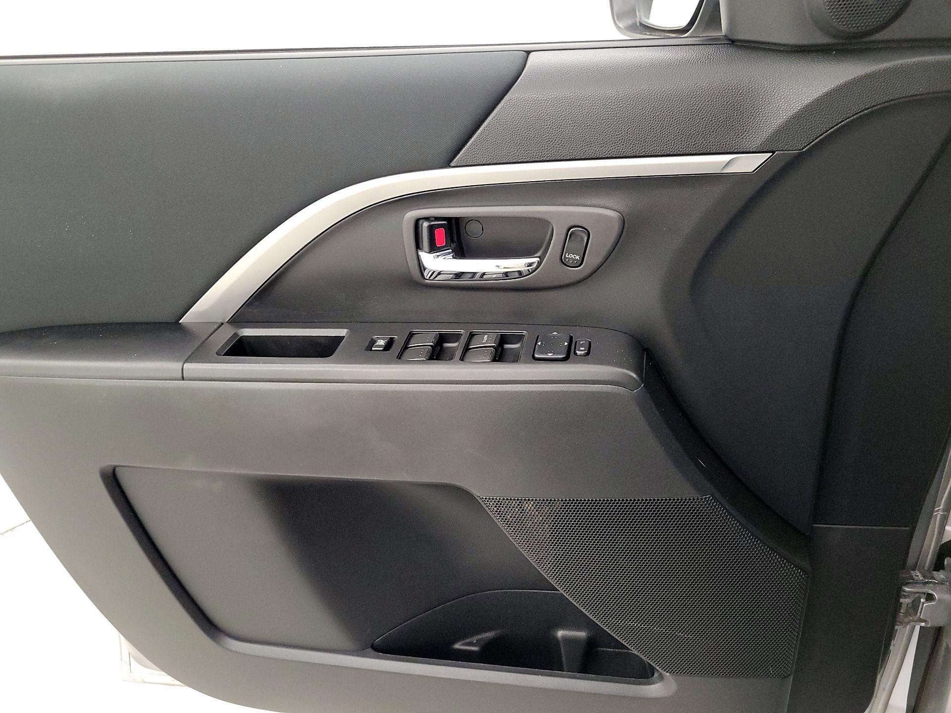 Thumbnail: 2014 Mazda Mazda5 - 12