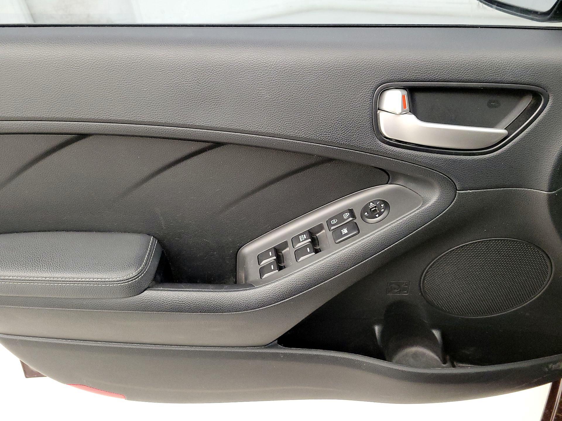 Thumbnail: 2018 Kia Forte - 12