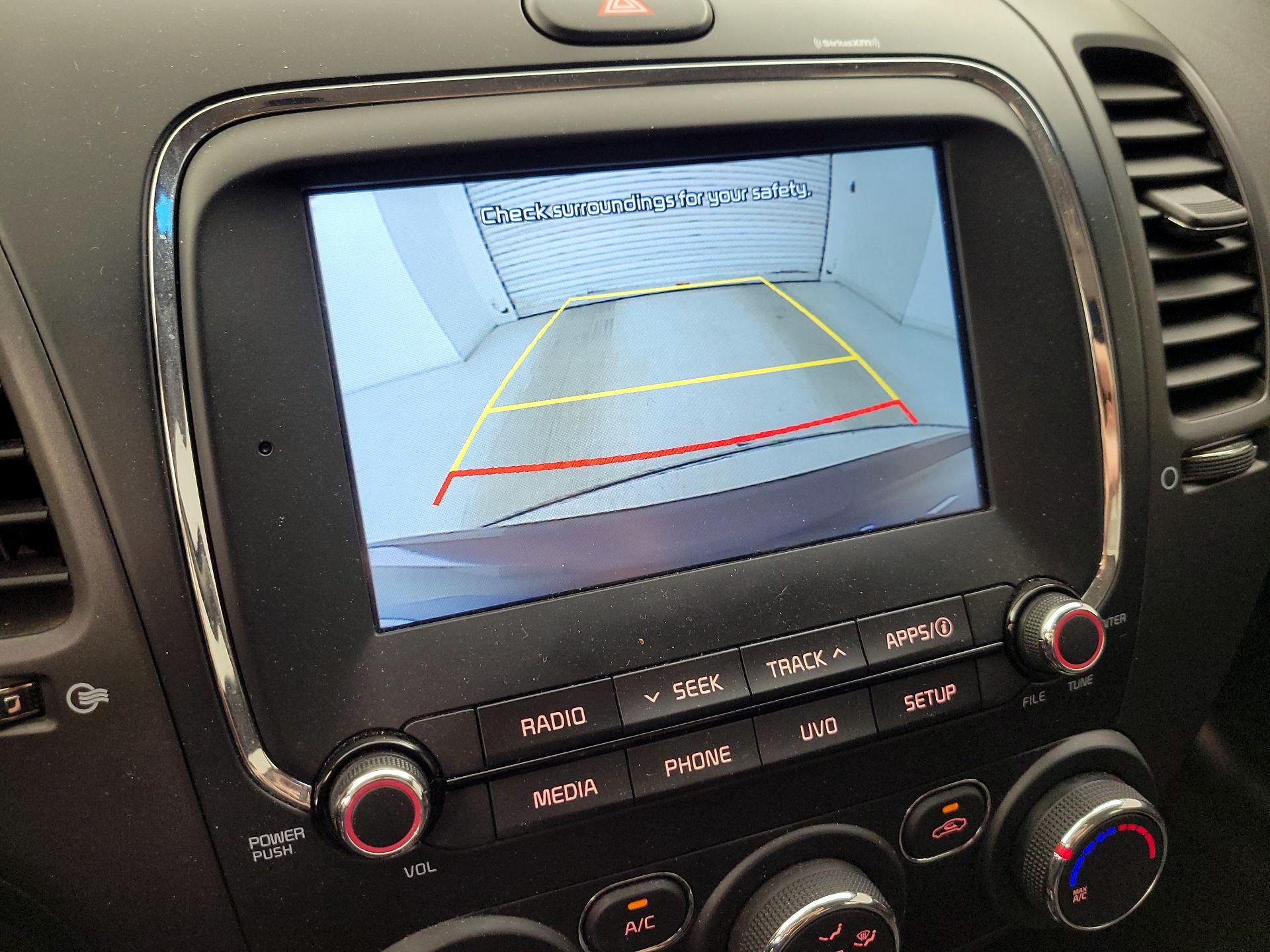 Thumbnail: 2018 Kia Forte - 14