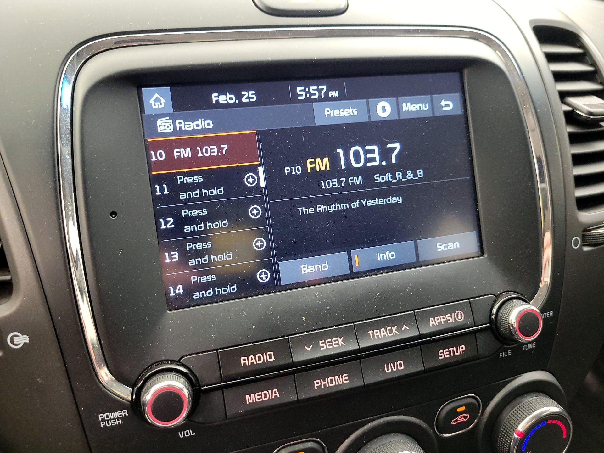 Thumbnail: 2018 Kia Forte - 15