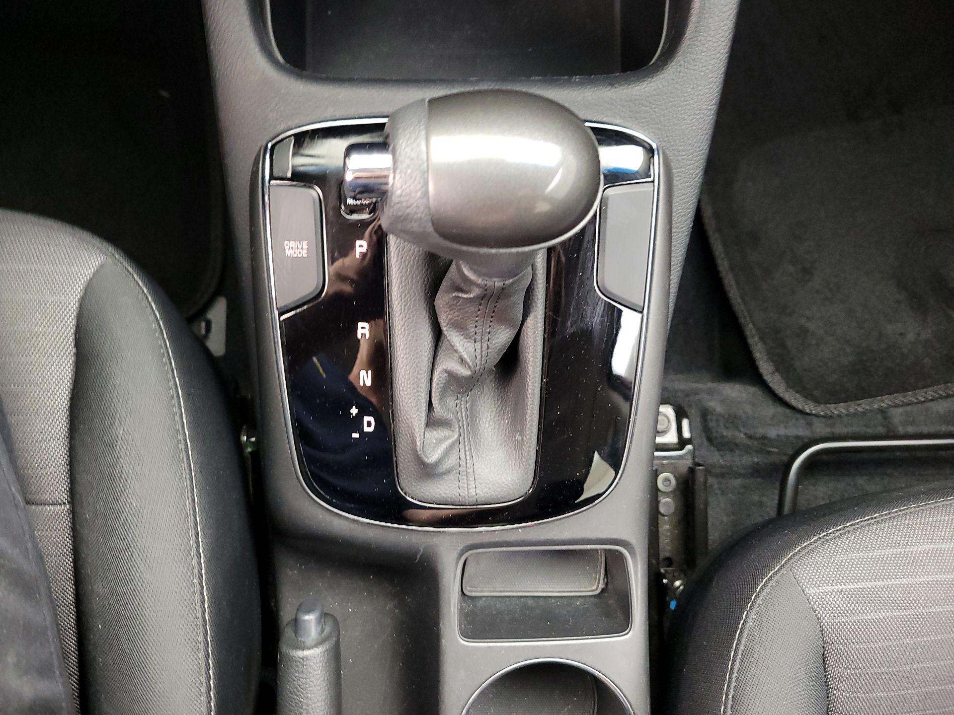 Thumbnail: 2018 Kia Forte - 17