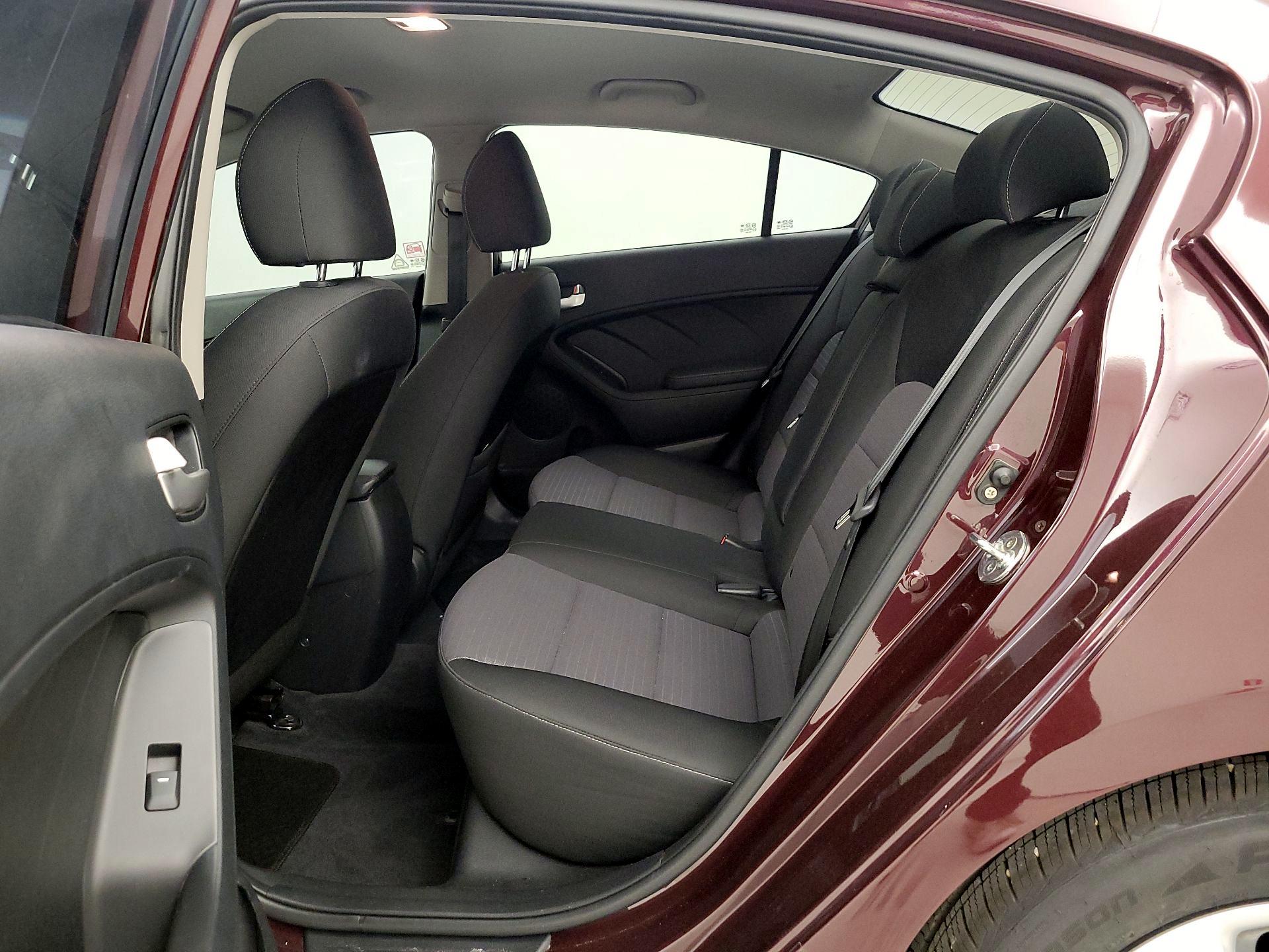 Thumbnail: 2018 Kia Forte - 19