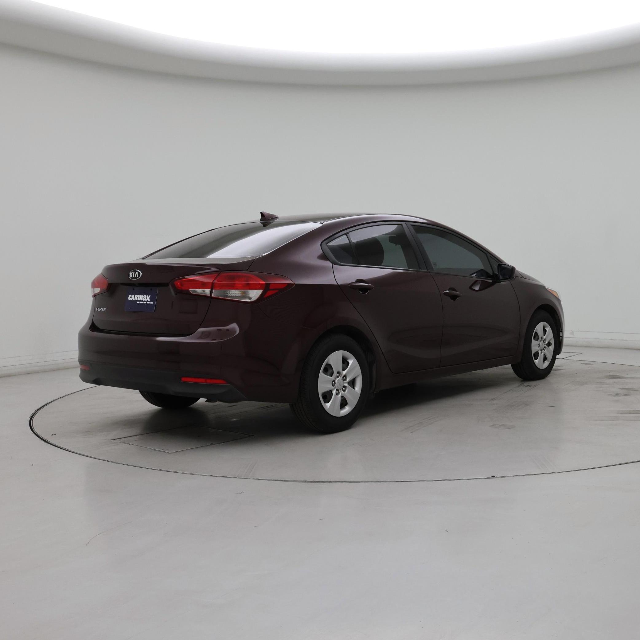 Thumbnail: 2018 Kia Forte - 8