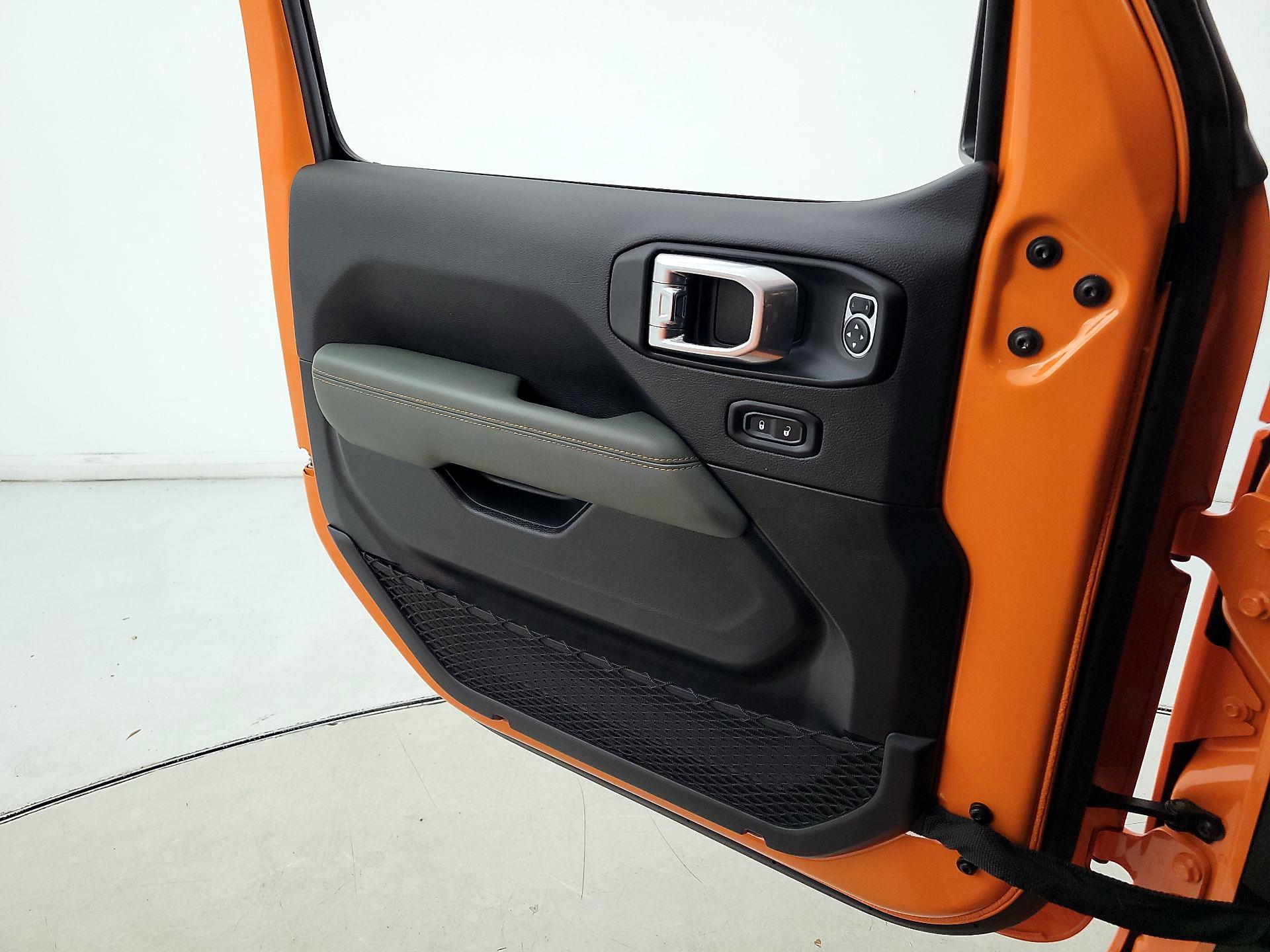 Thumbnail: 2025 Jeep Gladiator - 12