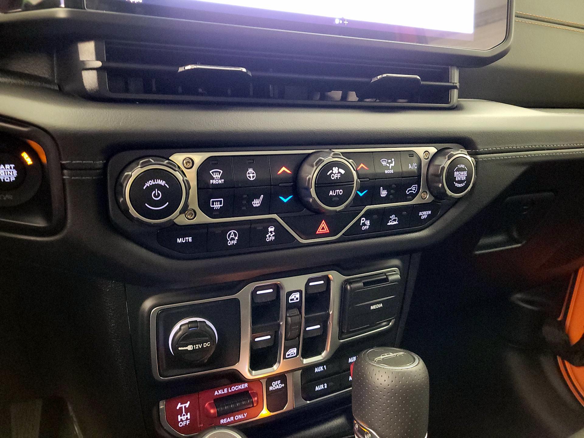 Thumbnail: 2025 Jeep Gladiator - 17