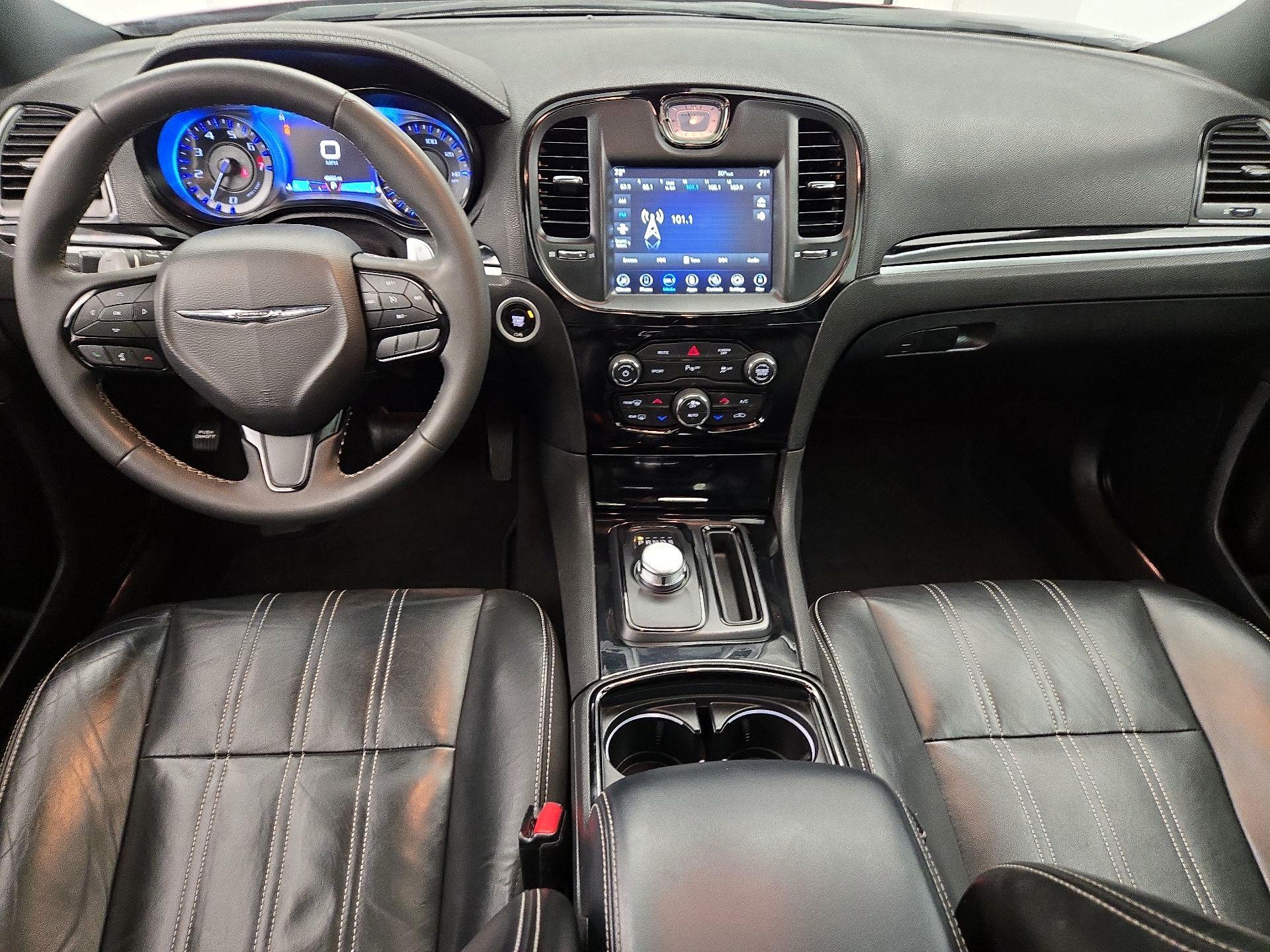 Thumbnail: 2023 Chrysler 300 - 9