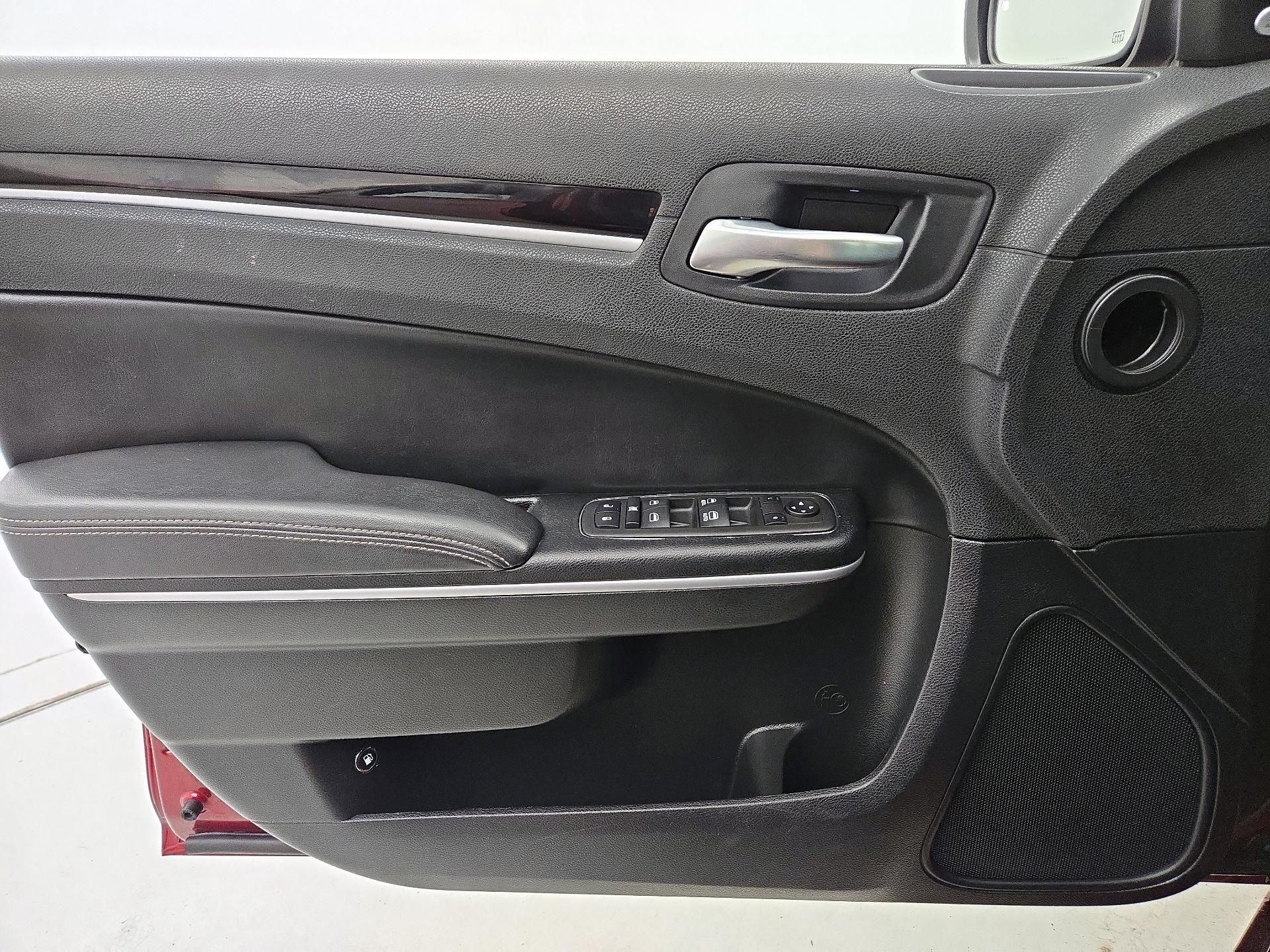 Thumbnail: 2023 Chrysler 300 - 12