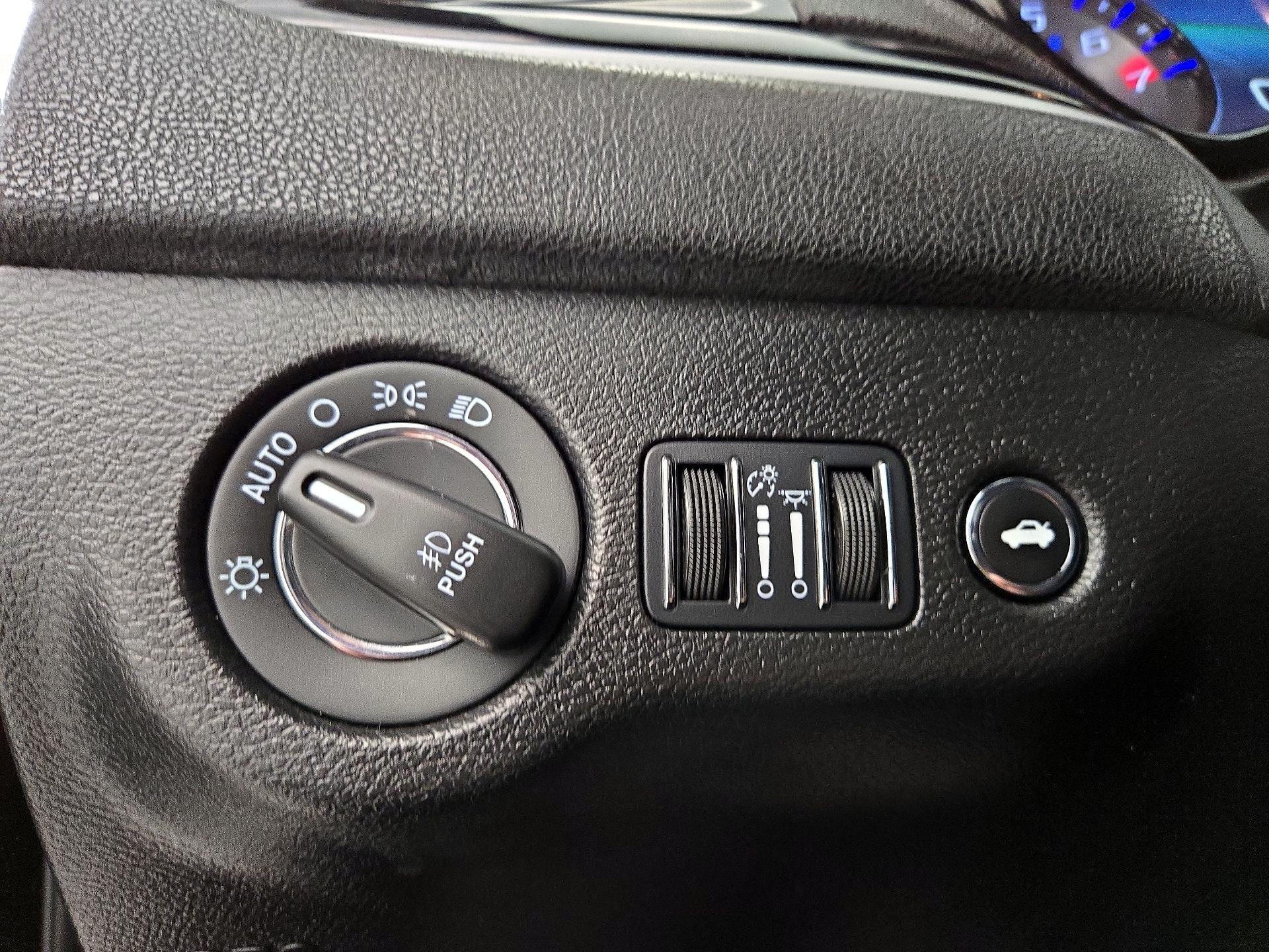 Thumbnail: 2023 Chrysler 300 - 13