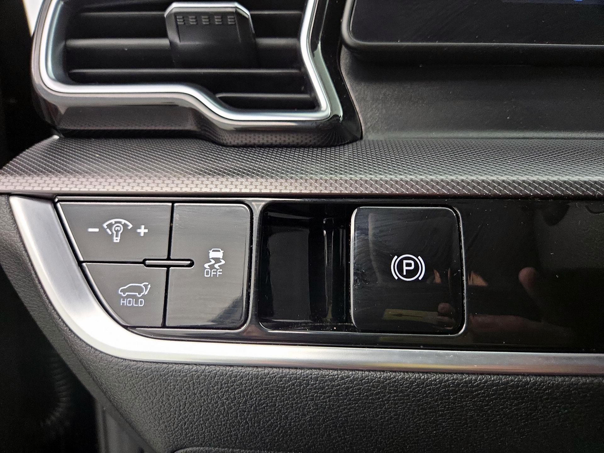 Thumbnail: 2025 Kia Sportage - 13