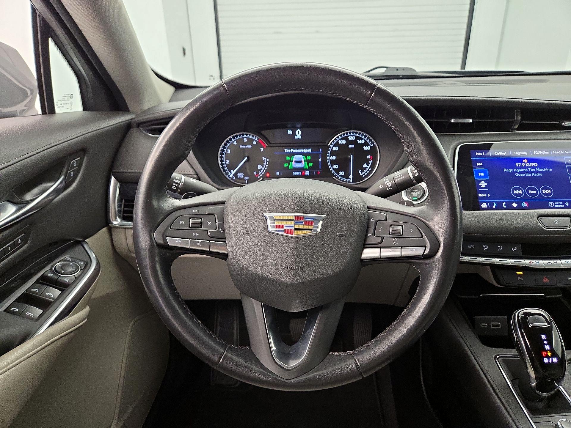 Thumbnail: 2023 Cadillac XT4 - 10