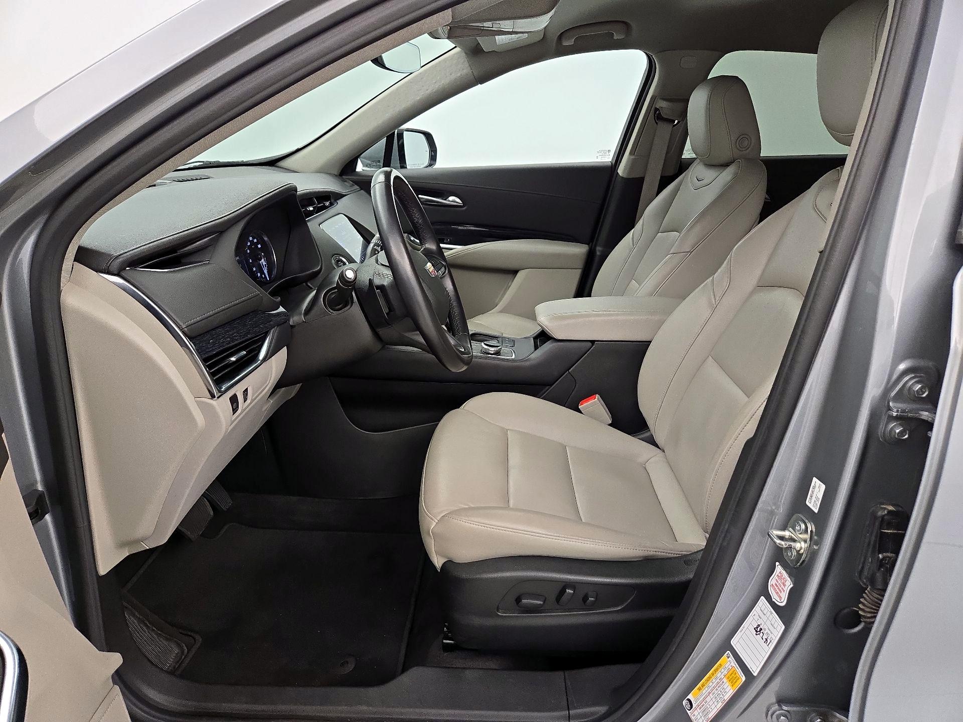 Thumbnail: 2023 Cadillac XT4 - 11