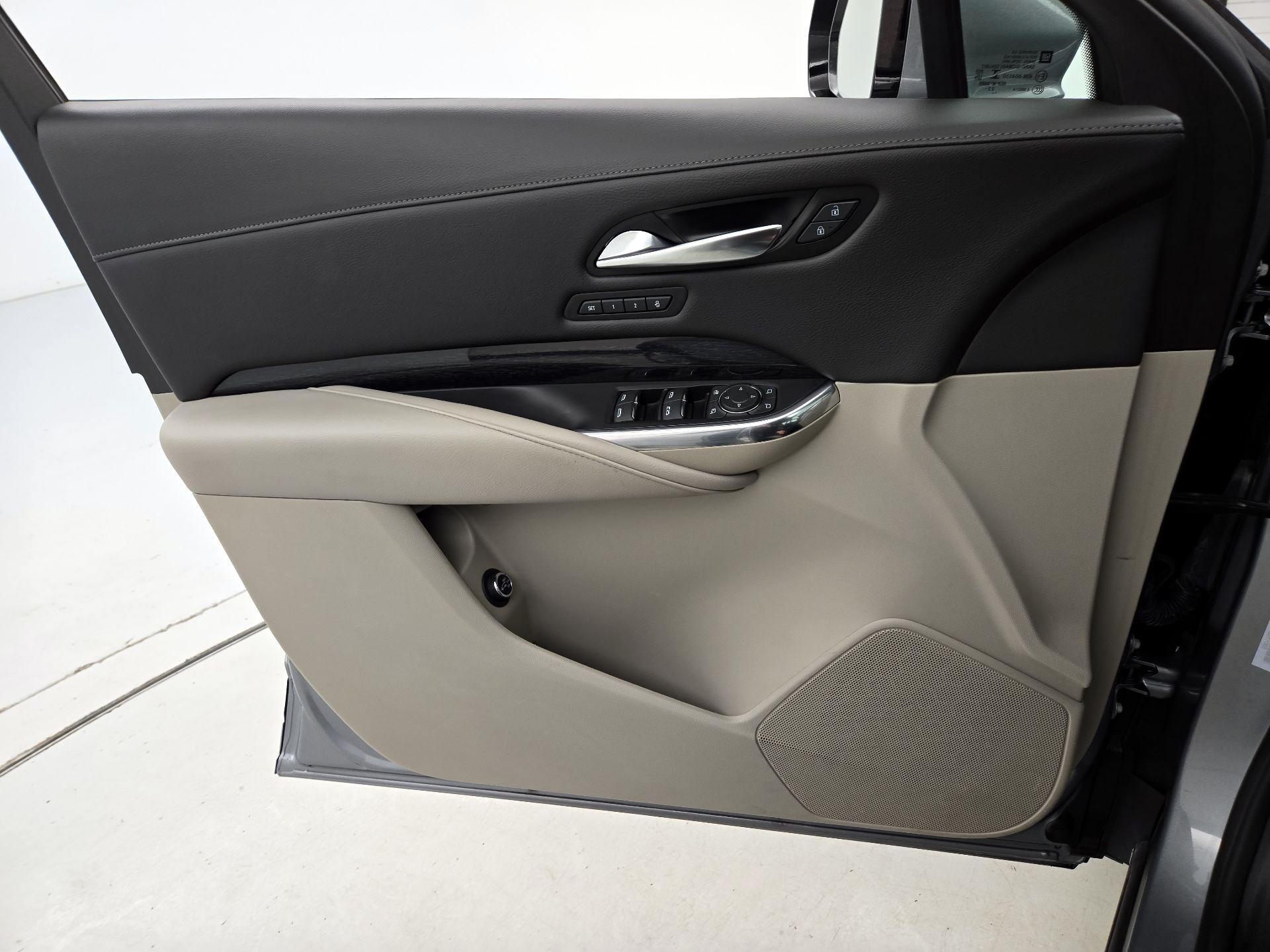 Thumbnail: 2023 Cadillac XT4 - 12