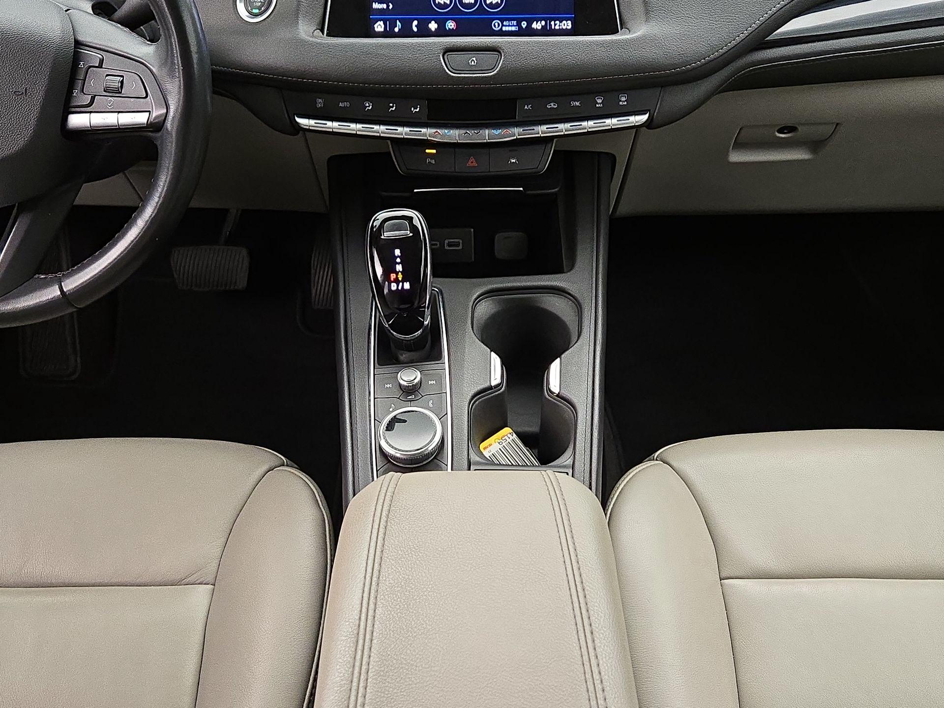 Thumbnail: 2023 Cadillac XT4 - 17