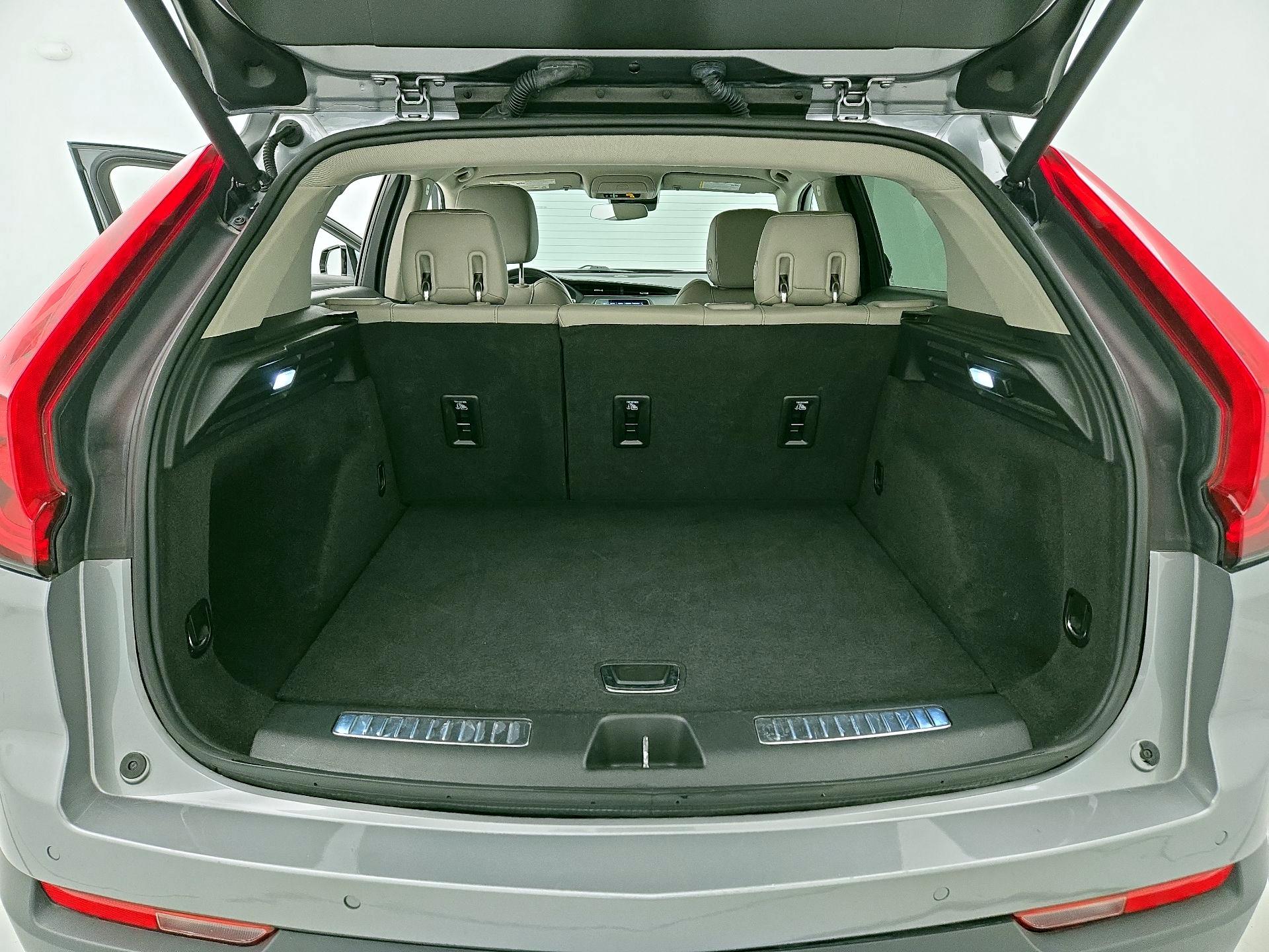 Thumbnail: 2023 Cadillac XT4 - 20